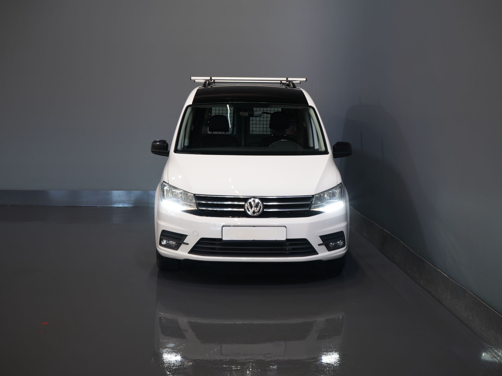 Volkswagen Caddy Bestelbus 2.0 TDI 100 pk DSG Aut. BPM VRIJ! Edition 35 Carplay/ Stoelverw./ Standkachel/ Cruise/ Airco/ PDC/ LMV/ Dakdragers/ Trekhaak/ In 6