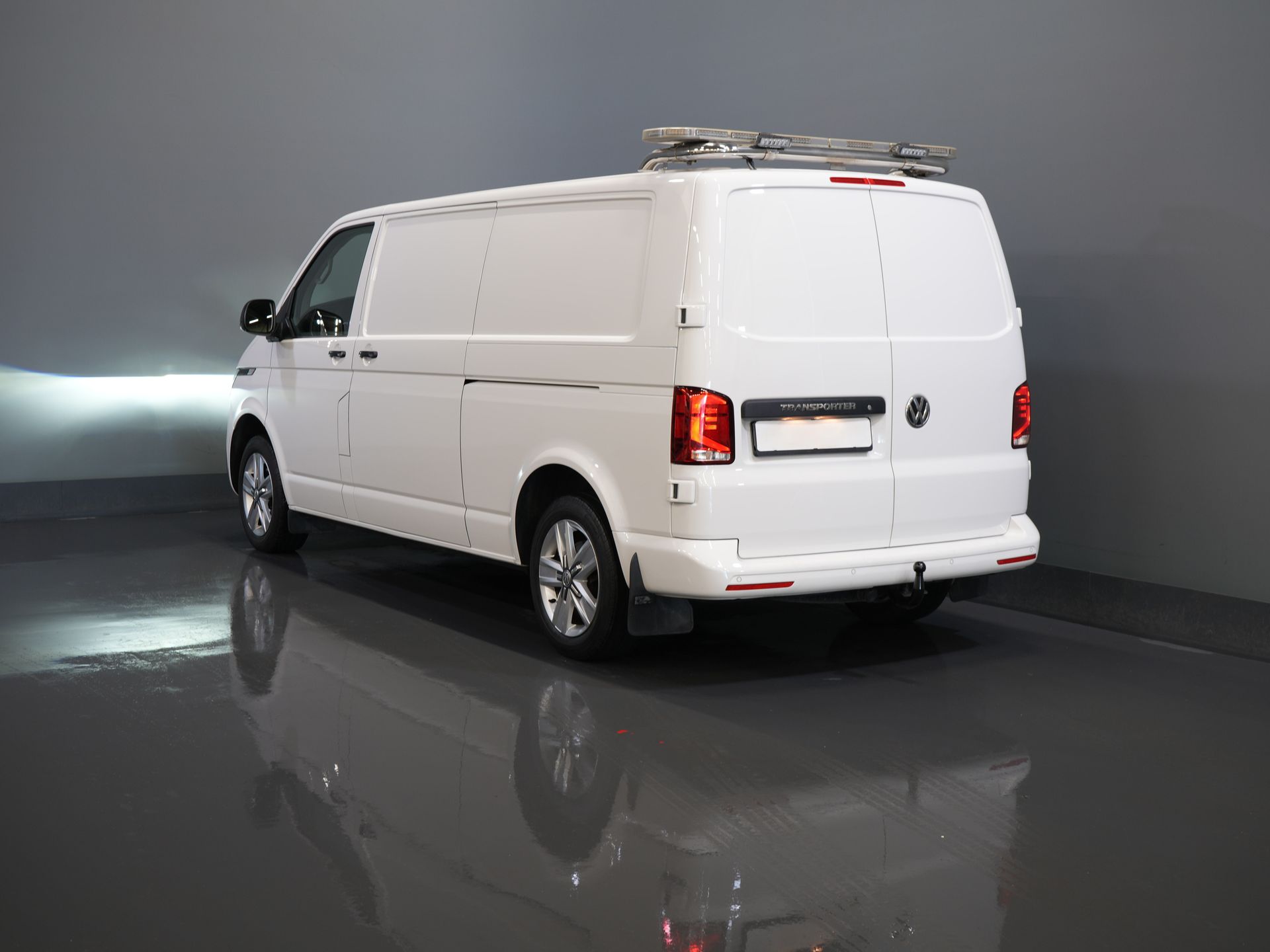 Volkswagen Transporter Bestelbus 2.0 TDI 150 pk DSG Aut. L2 BPM VRIJ! Adapt.Cruise/ LED/ 2x Schuifdeur/ Carplay/ Stoelverw./ Airco/ Navi/ PDC/ 17