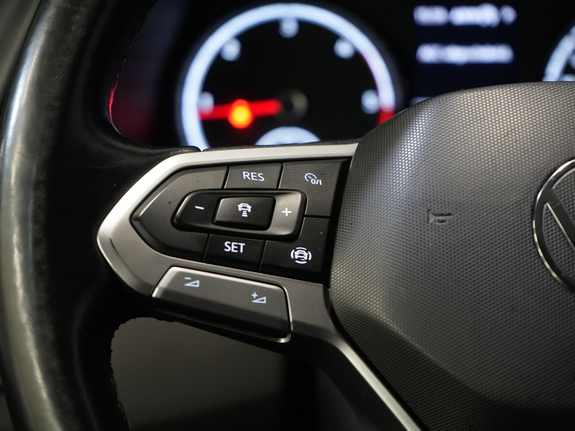 Volkswagen Transporter Bestelbus 2.0 TDI 150 pk DSG Aut. L2 BPM VRIJ! Adapt.Cruise/ LED/ 2x Schuifdeur/ Carplay/ Stoelverw./ Airco/ Navi/ PDC/ 17