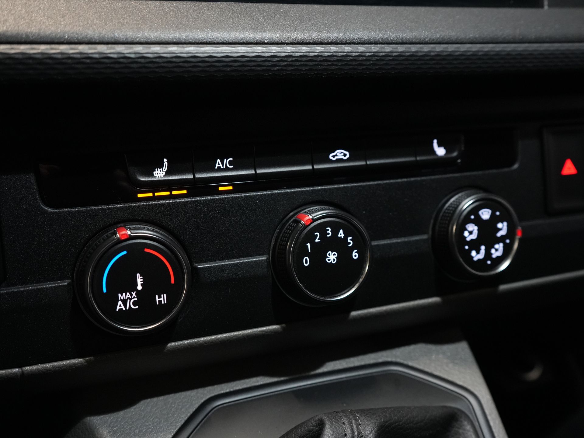 Volkswagen Transporter Bestelbus 2.0 TDI 150 pk DSG Aut. L2 BPM VRIJ! Adapt.Cruise/ LED/ 2x Schuifdeur/ Carplay/ Stoelverw./ Airco/ Navi/ PDC/ 17