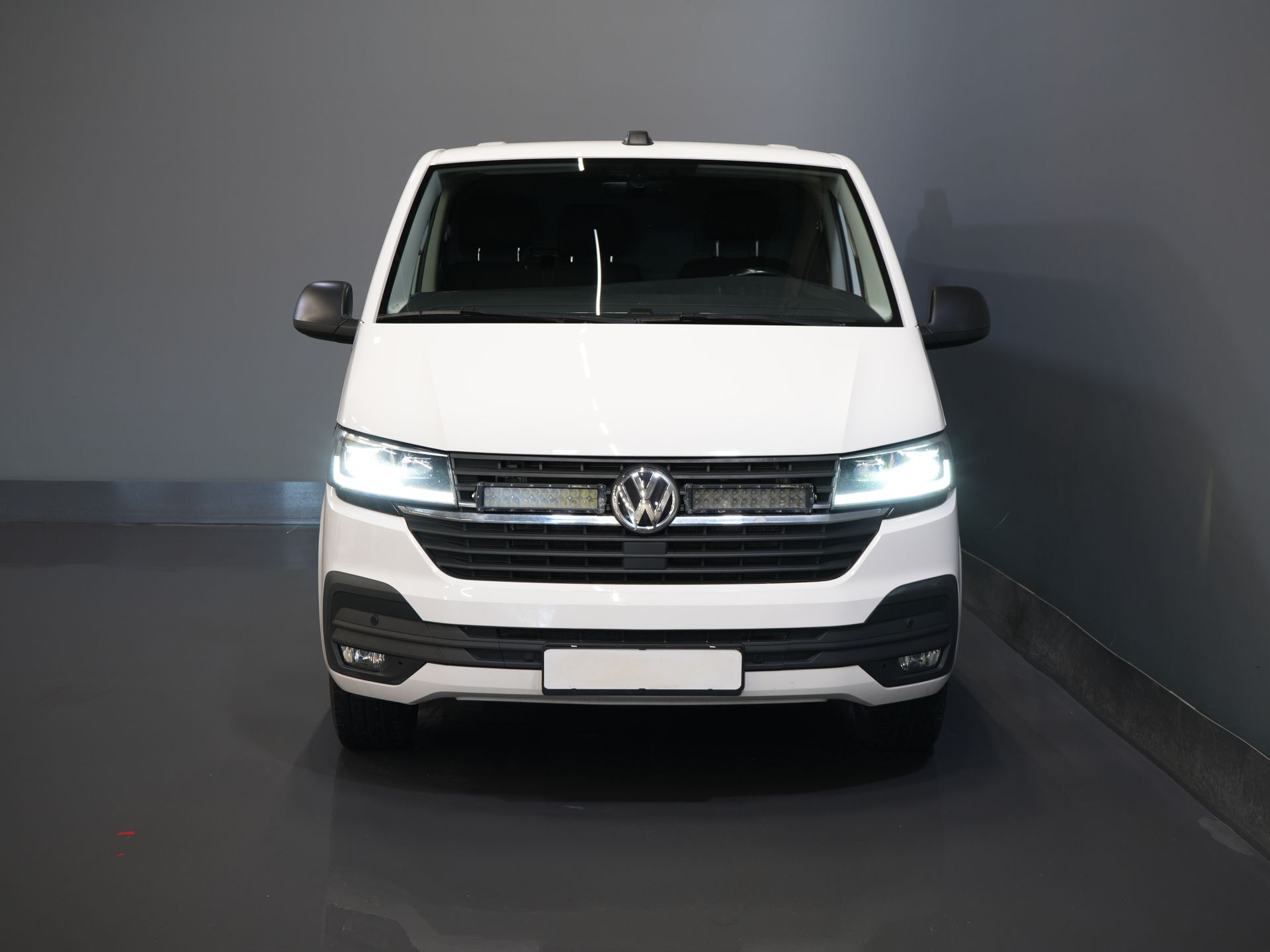Volkswagen Transporter Bestelbus 2.0 TDI 150 pk DSG Aut. L2 BPM VRIJ! Adapt.Cruise/ LED/ 2x Schuifdeur/ Carplay/ Stoelverw./ Airco/ Navi/ PDC/ 17