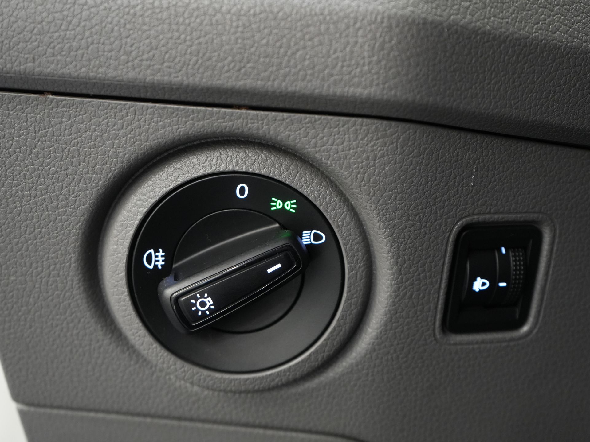 Volkswagen Crafter Bestelbus 35 2.0 TDI 140 pk L5H3 BPM VRIJ! 2x Schuifdeuren/ 270 Gr.Deuren/ Carplay/ Camera/ Airco 16