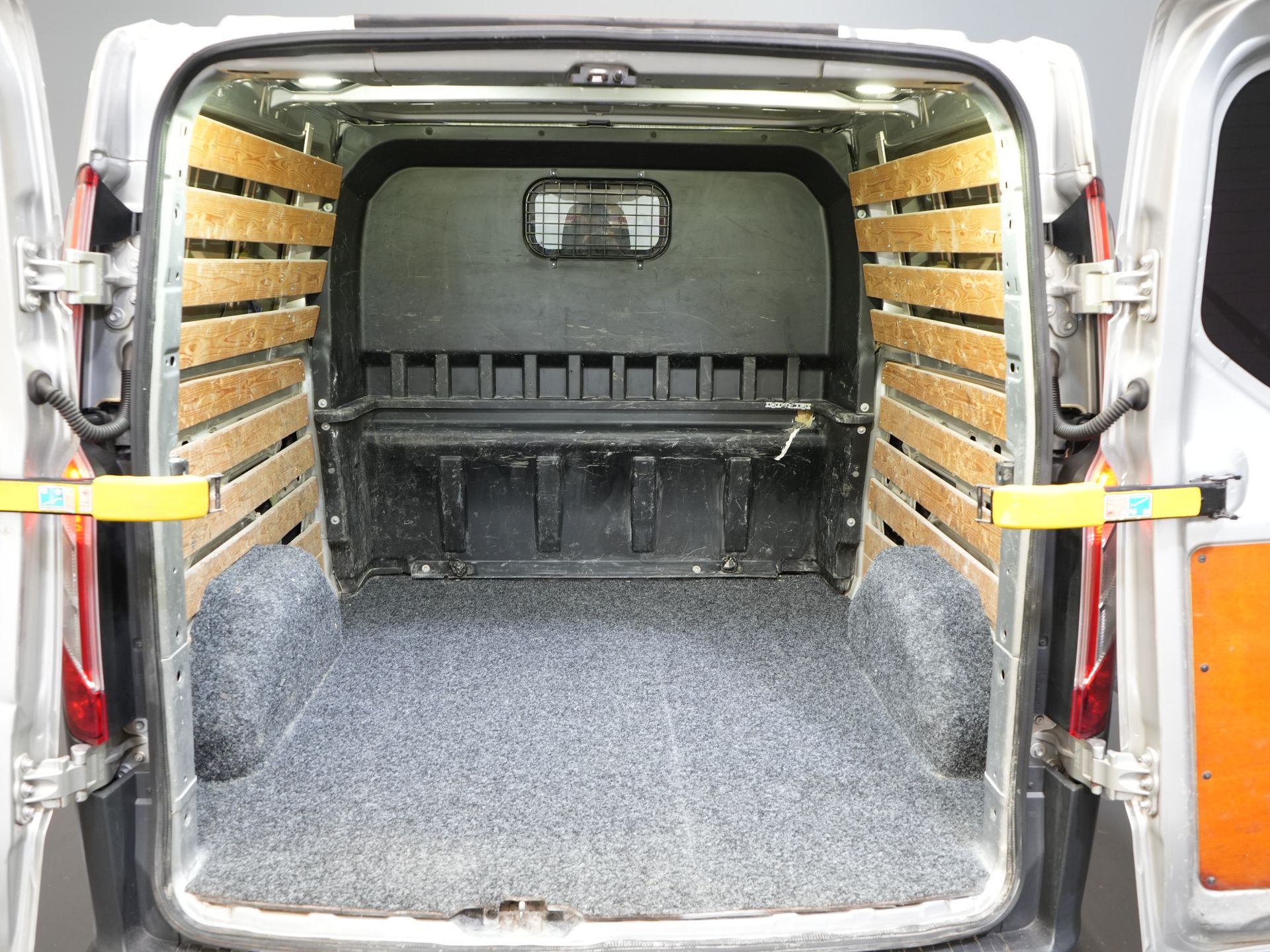 Ford Transit Custom Bestelbus 2.2 TDCI Trend Dubbel Cabine DC L2 BPM VRIJ! NL Auto/ Leder/ Stoelverw./ Camera/ PDC/ LMV/ Sidesteps 14