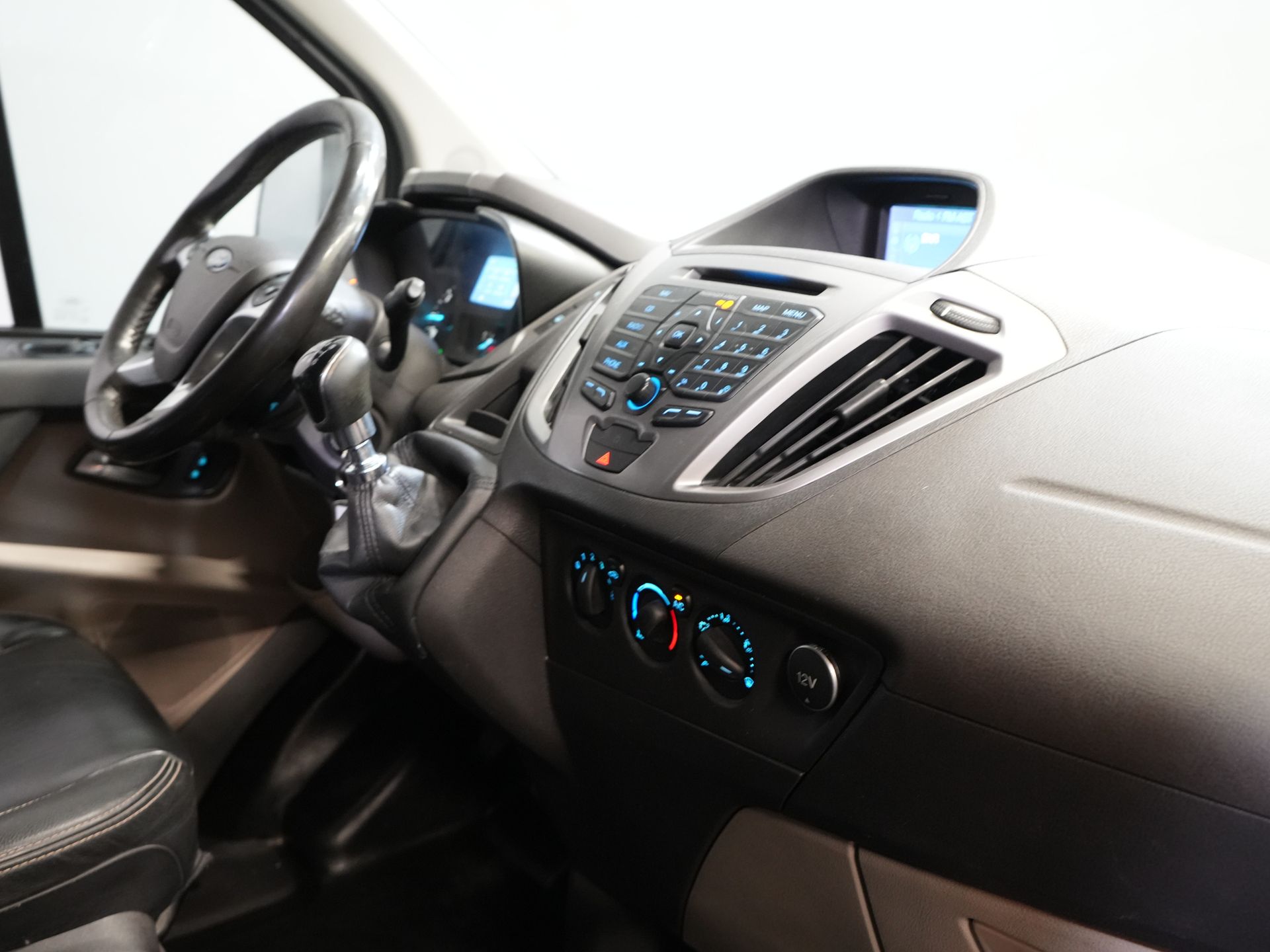 Ford Transit Custom Bestelbus 2.2 TDCI Trend Dubbel Cabine DC L2 BPM VRIJ! NL Auto/ Leder/ Stoelverw./ Camera/ PDC/ LMV/ Sidesteps 2