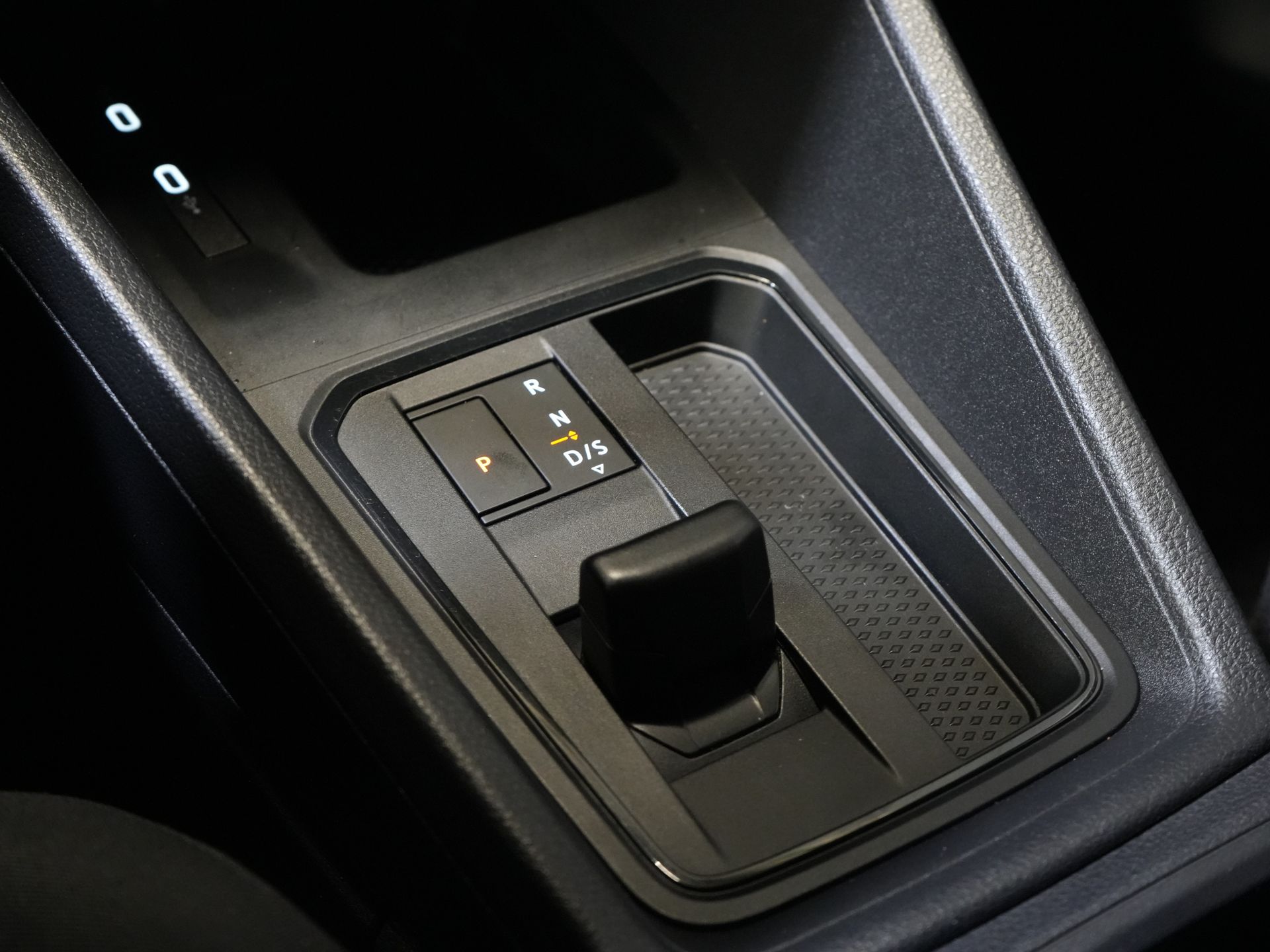 Volkswagen Caddy Cargo Bestelbus 2.0 TDI 125 pk DSG Aut. BPM VRIJ! NL Auto/ Camera/ Cruise/ PDC/ Airco/ Trekhaak 20