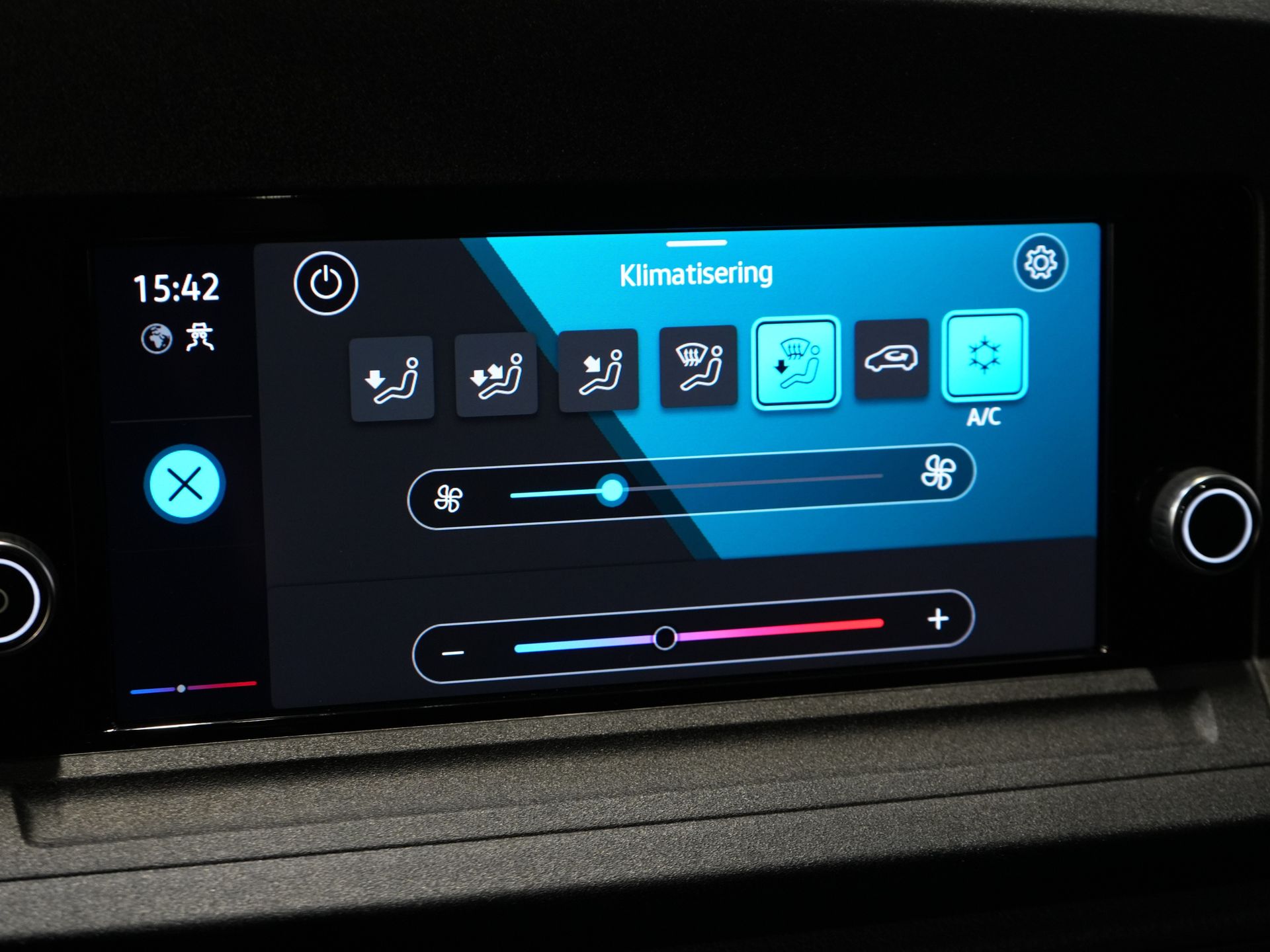 Volkswagen Caddy Cargo Bestelbus 2.0 TDI 125 pk DSG Aut. BPM VRIJ! NL Auto/ Camera/ Cruise/ PDC/ Airco/ Trekhaak 23