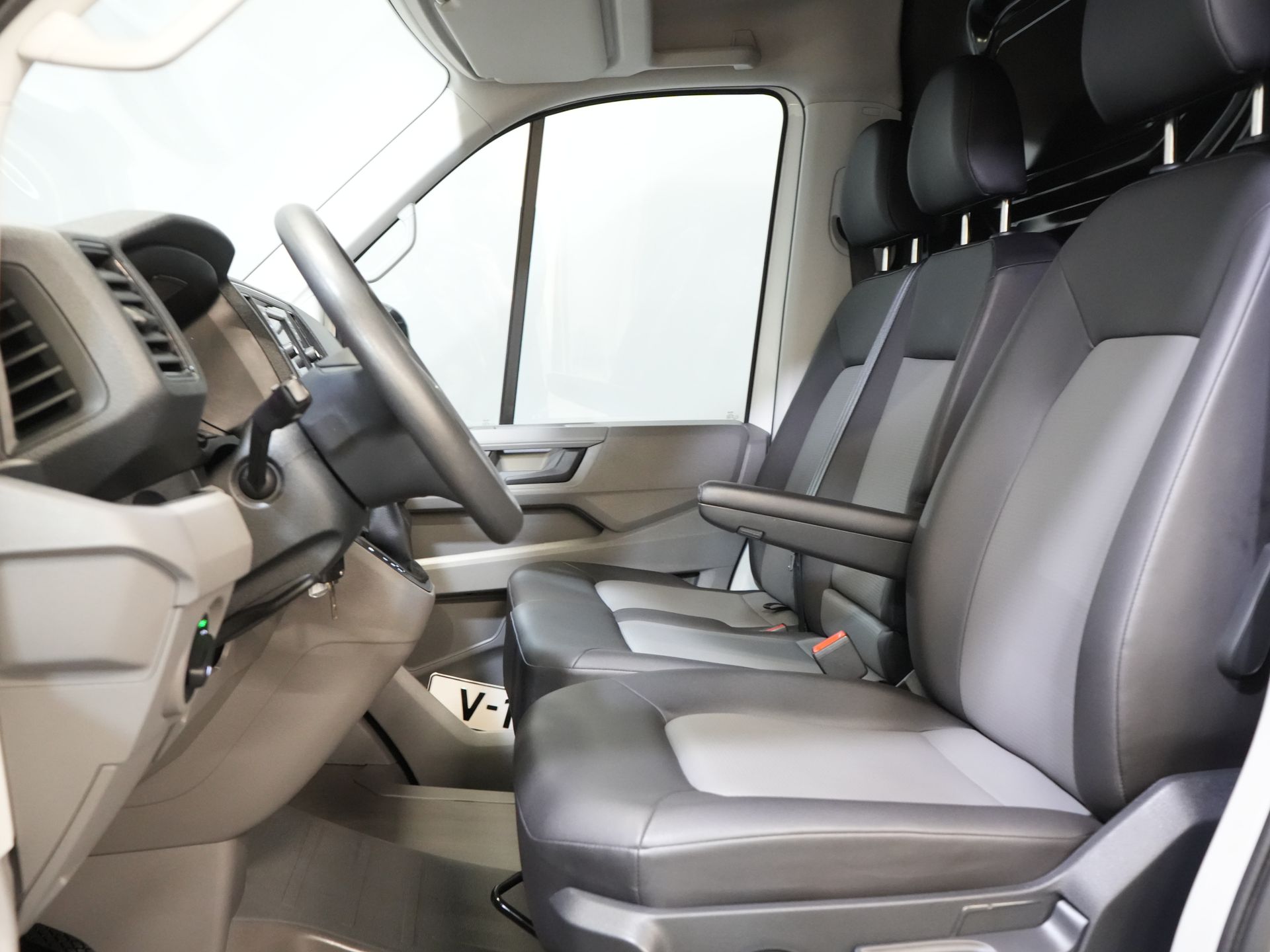 Volkswagen Crafter Bestelbus 35 2.0 TDI 140 pk DSG Aut. L3H3 BPM VRIJ! Carplay/ Camera/ Cruise/ Trekhaak/ Betimmerd/ Airco 11