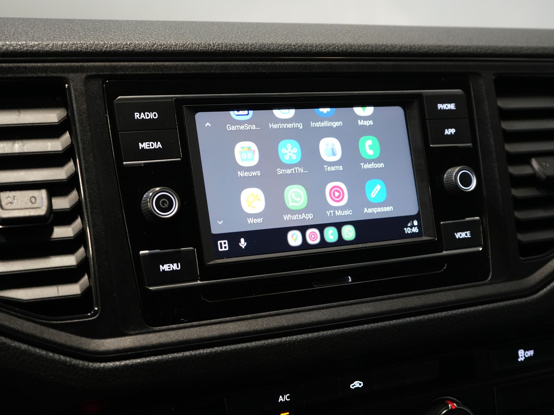 Volkswagen Crafter Bestelbus 35 2.0 TDI 140 pk DSG Aut. L3H3 BPM VRIJ! Carplay/ Camera/ Cruise/ Trekhaak/ Betimmerd/ Airco 24