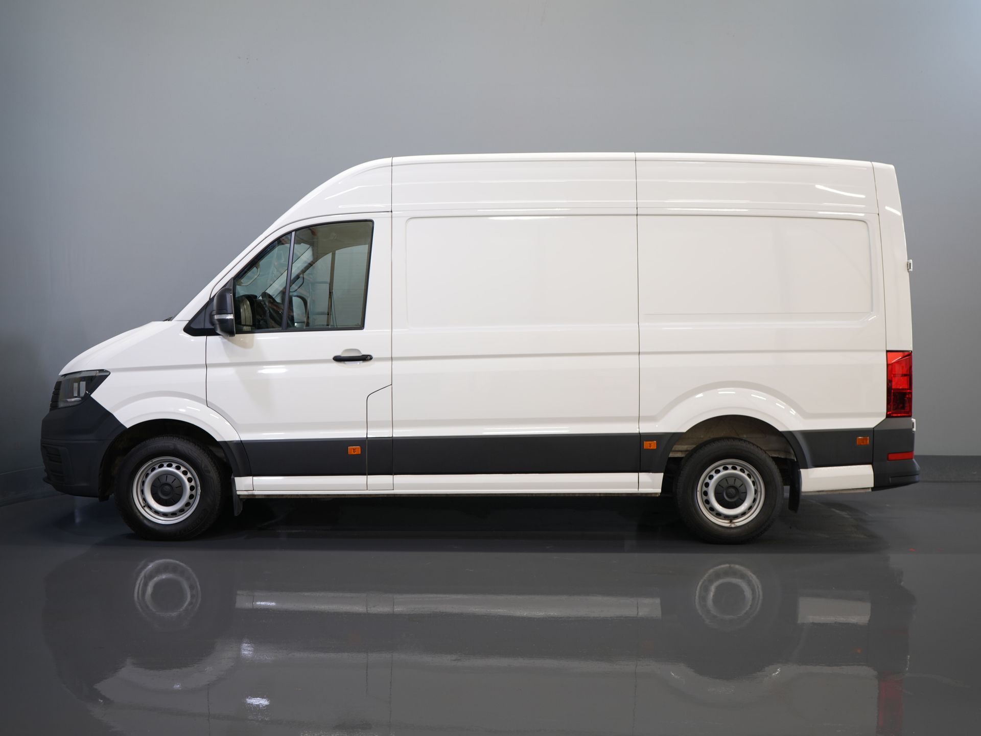 Volkswagen Crafter Bestelbus 35 2.0 TDI 140 pk DSG Aut. L3H3 BPM VRIJ! Carplay/ Camera/ Cruise/ Trekhaak/ Betimmerd/ Airco 9