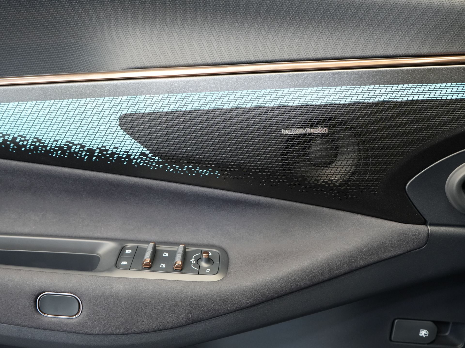 Lynk & Co 08 SUV 1.5 More PHEV 200km Elek./ Harman&Kardon/ Pano/ Stoelmassage & koeling/ Elek.Klep/ Adapt.Cruise 19