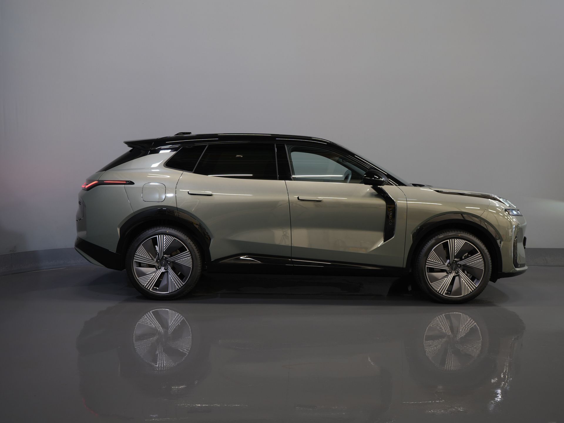 Lynk & Co 08 SUV 1.5 More PHEV 200km Elek./ Harman&Kardon/ Pano/ Stoelmassage & koeling/ Elek.Klep/ Adapt.Cruise 10