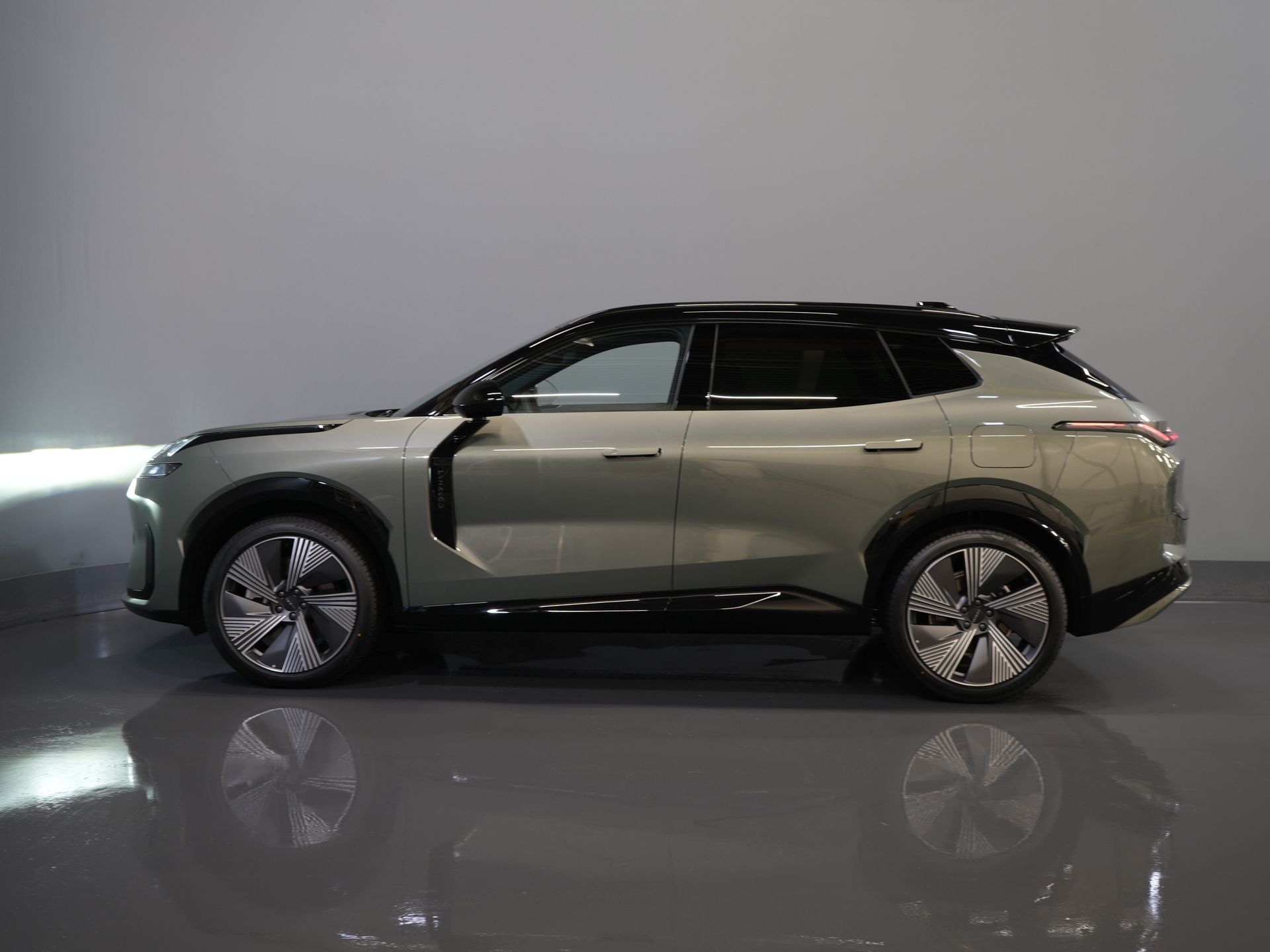 Lynk & Co 08 SUV 1.5 More PHEV 200km Elek./ Harman&Kardon/ Pano/ Stoelmassage & koeling/ Elek.Klep/ Adapt.Cruise 9