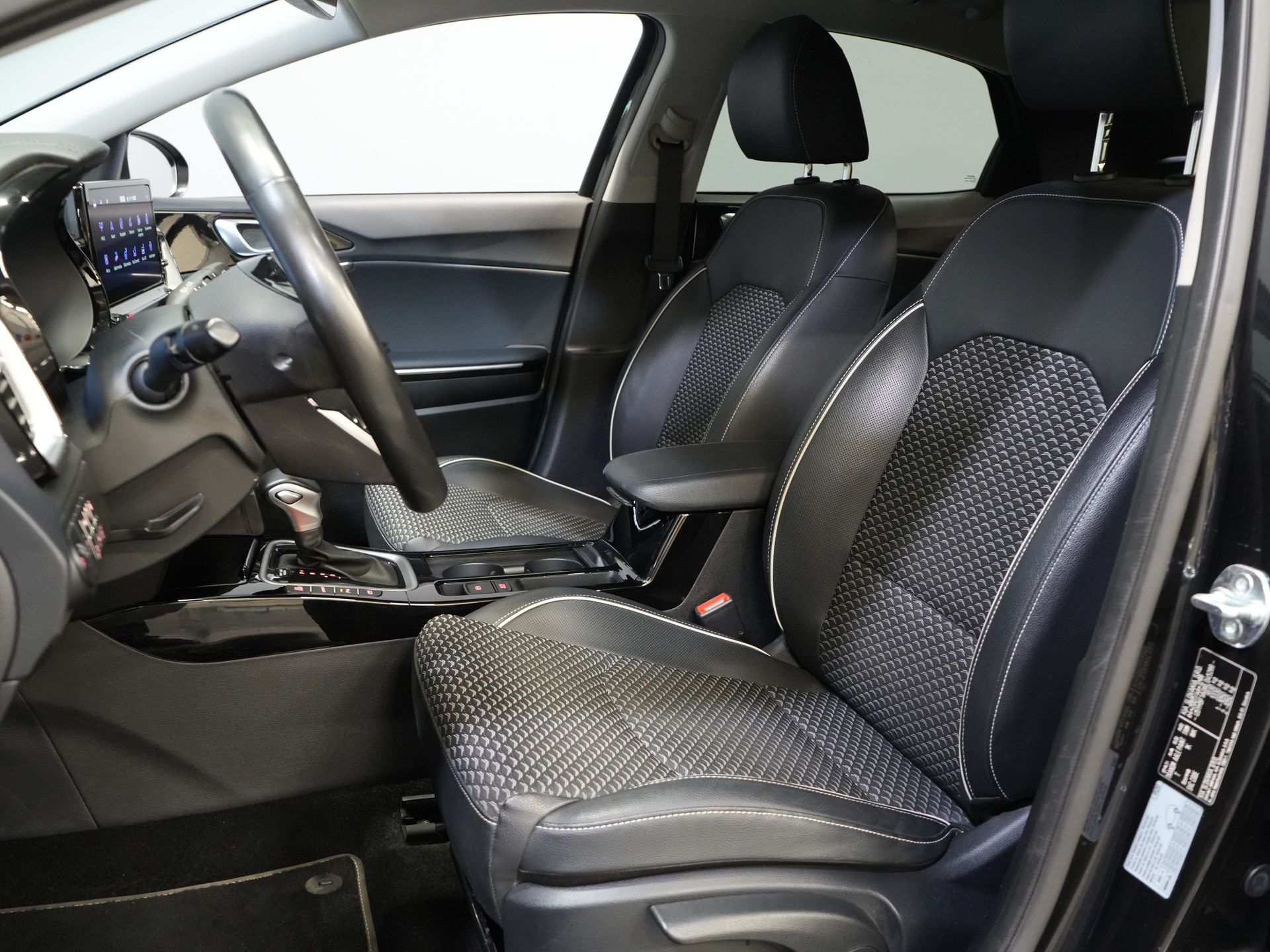 Kia Xceed SUV 1.6 GDi PHEV Dynamic Line Virtual Cockpit/ LED/ Adapt.Cruise/ Navi/ Climate/ Camera/ PDC/ Elek.Klep 11