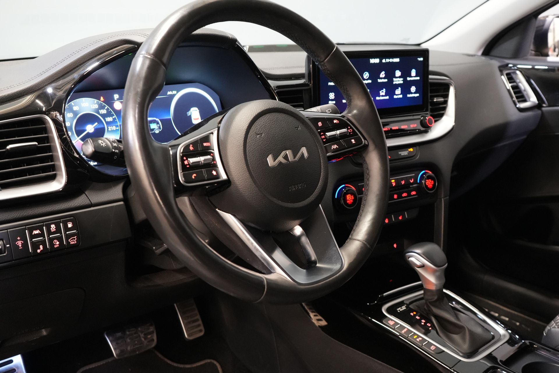 Kia Xceed SUV 1.6 GDi PHEV Dynamic Line Virtual Cockpit/ LED/ Adapt.Cruise/ Navi/ Climate/ Camera/ PDC/ Elek.Klep 13