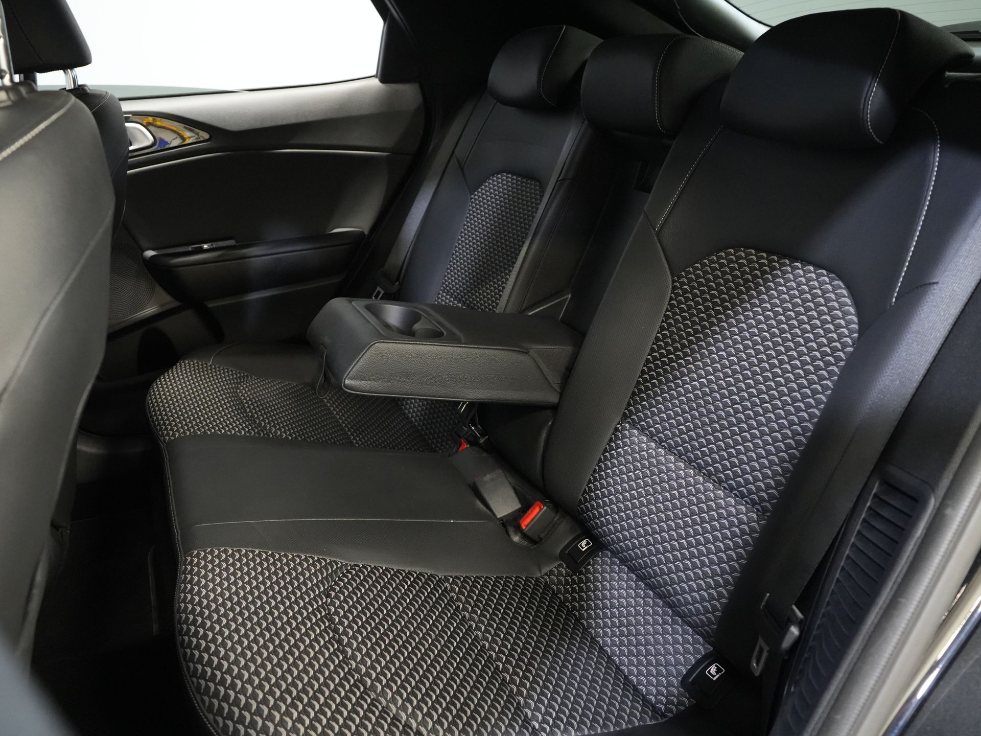 Kia Xceed SUV 1.6 GDi PHEV Dynamic Line Virtual Cockpit/ LED/ Adapt.Cruise/ Navi/ Climate/ Camera/ PDC/ Elek.Klep 16