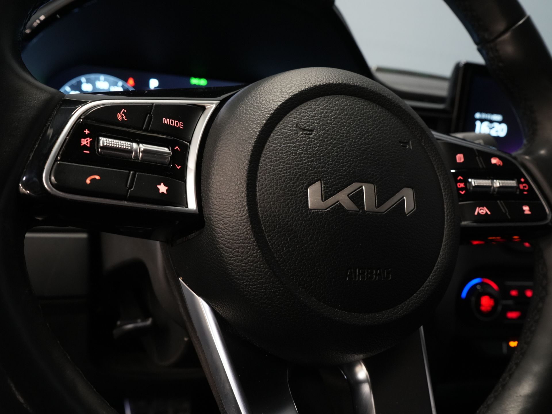 Kia Xceed SUV 1.6 GDi PHEV Dynamic Line Virtual Cockpit/ LED/ Adapt.Cruise/ Navi/ Climate/ Camera/ PDC/ Elek.Klep 18