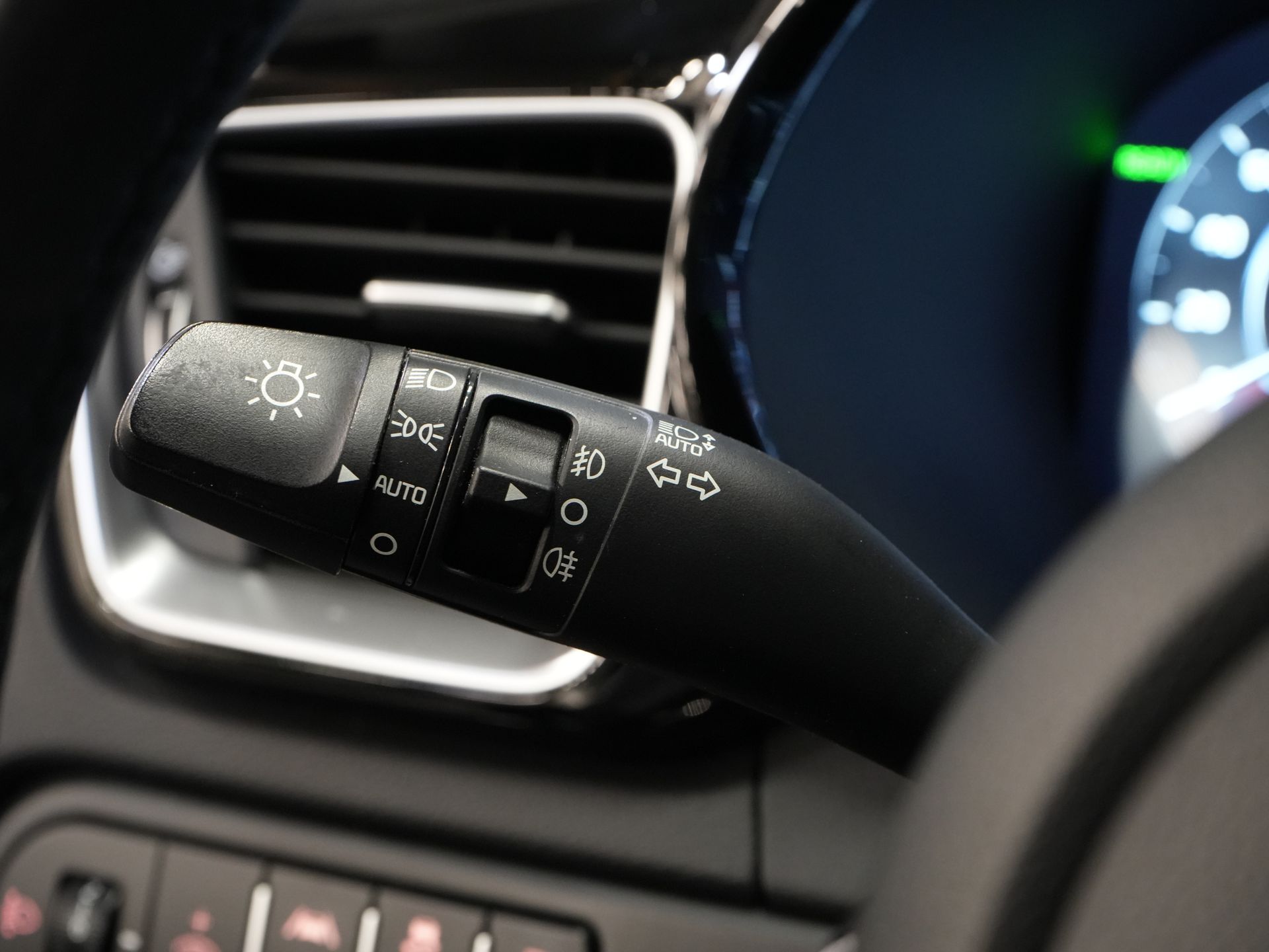 Kia Xceed SUV 1.6 GDi PHEV Dynamic Line Virtual Cockpit/ LED/ Adapt.Cruise/ Navi/ Climate/ Camera/ PDC/ Elek.Klep 19