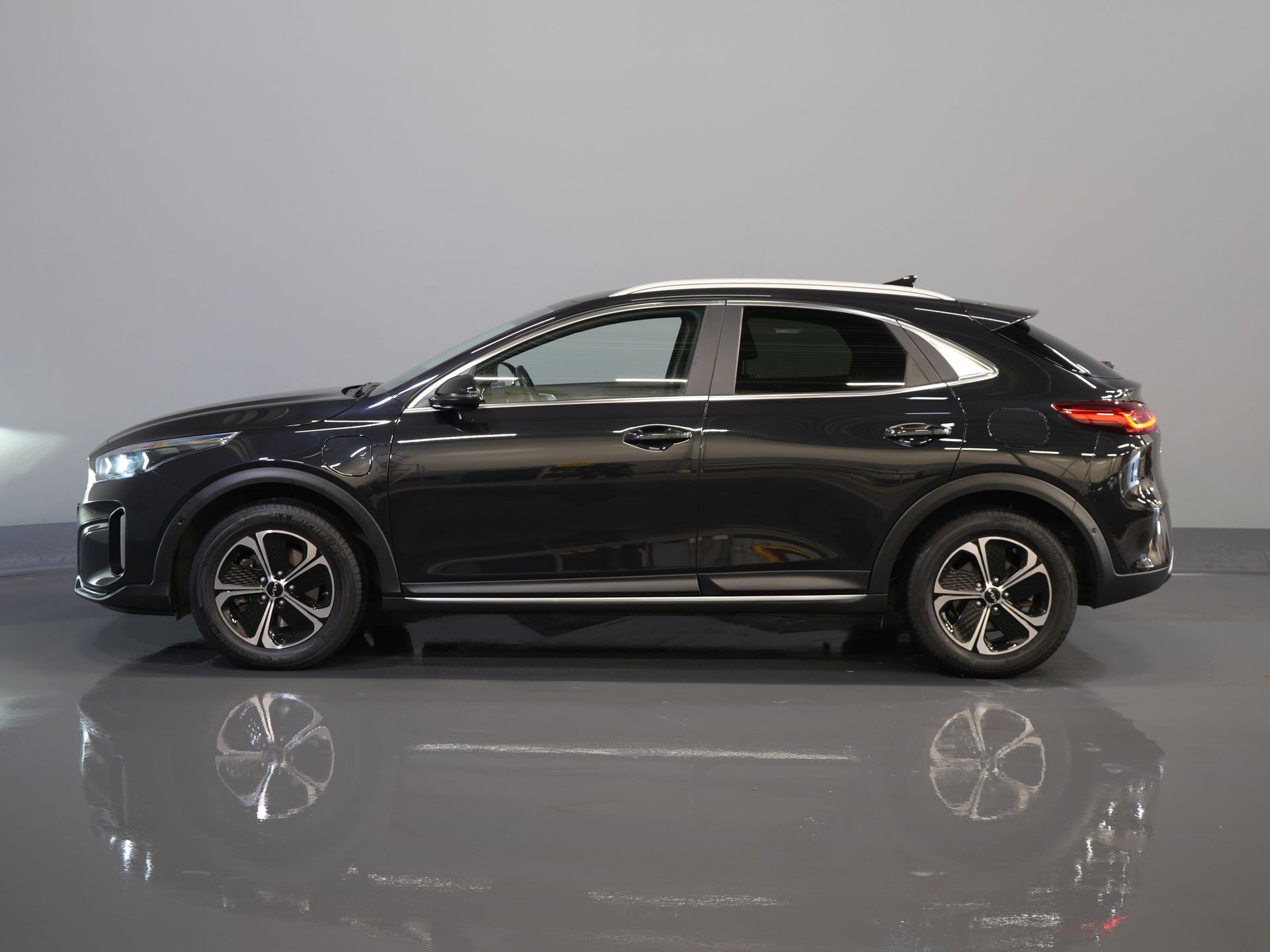 Kia Xceed SUV 1.6 GDi PHEV Dynamic Line Virtual Cockpit/ LED/ Adapt.Cruise/ Navi/ Climate/ Camera/ PDC/ Elek.Klep 9