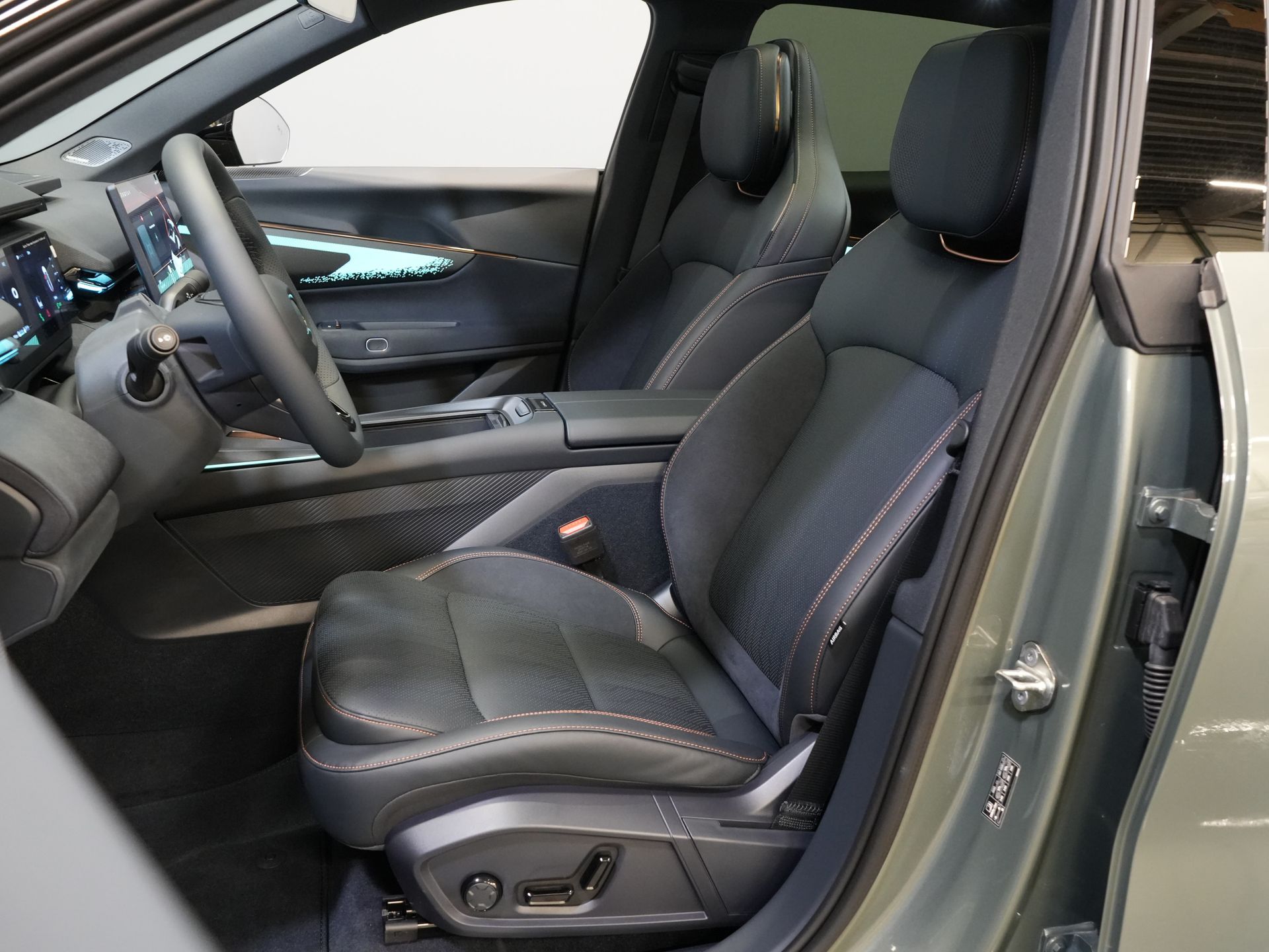 Lynk & Co 08 SUV 1.5 More PHEV 200km Elek./ Harman&Kardon/ Pano/ Stoelmassage & koeling/ Elek.Klep/ Adapt.Cruise 11