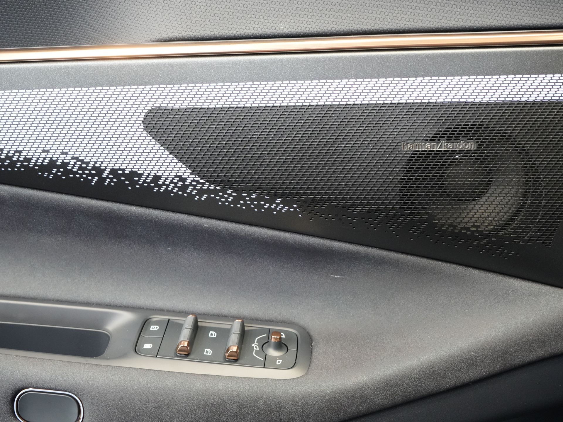 Lynk & Co 08 SUV 1.5 More PHEV 200km Elek./ Harman&Kardon/ Pano/ Stoelmassage & koeling/ Elek.Klep/ Adapt.Cruise 19