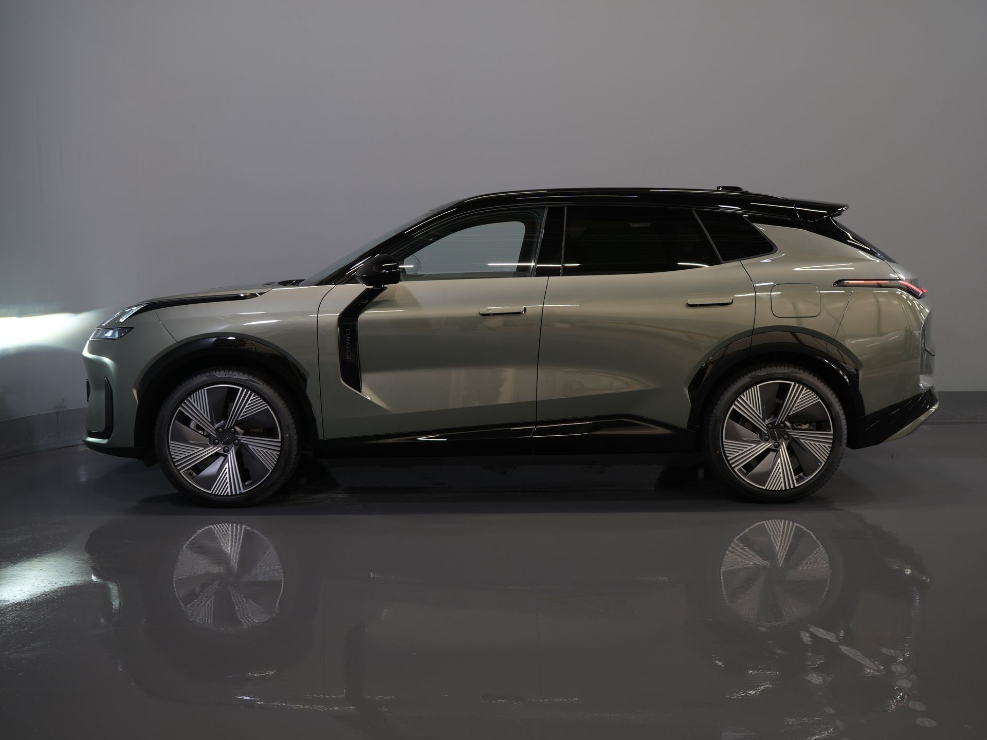Lynk & Co 08 SUV 1.5 More PHEV 200km Elek./ Harman&Kardon/ Pano/ Stoelmassage & koeling/ Elek.Klep/ Adapt.Cruise 9