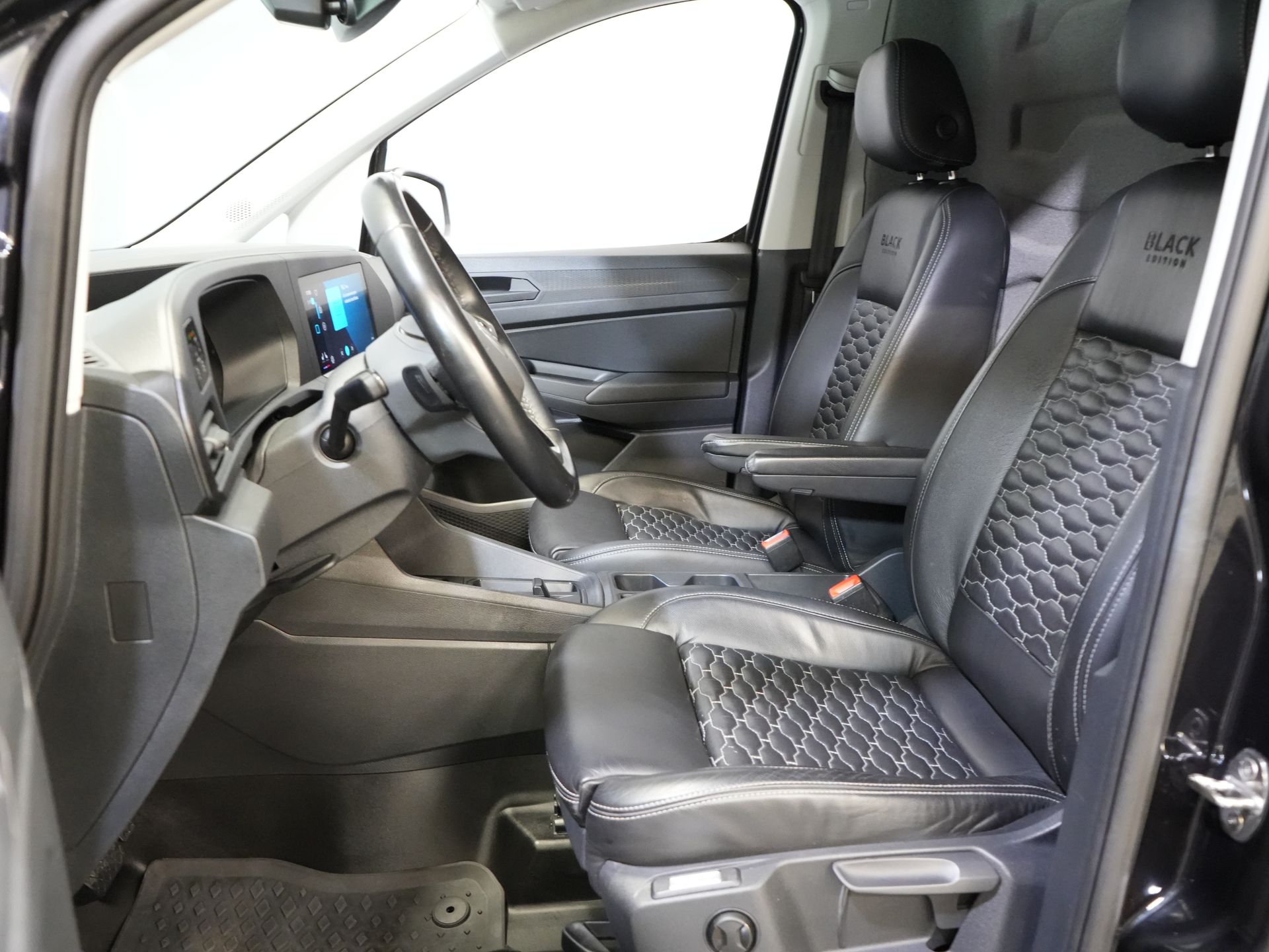 Volkswagen Caddy Cargo Bestelbus 2.0 TDI 125 pk DSG Aut. BPM VRIJ! Black Edition/ LED/ Virtual Cockpit/ Leder/ Adapt. Cruise/ Carplay/ Stoelverw./ Camera 11