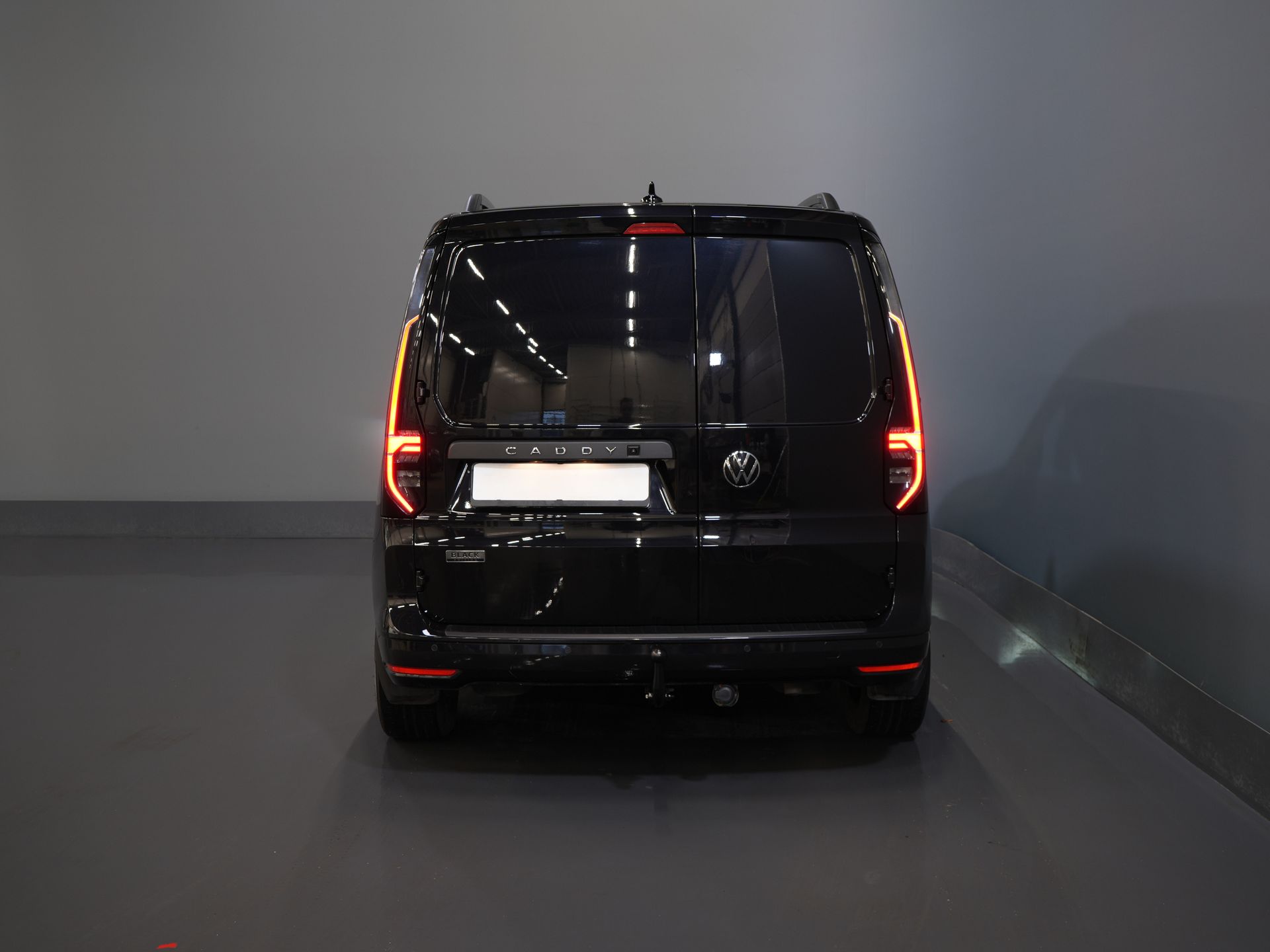 Volkswagen Caddy Cargo Bestelbus 2.0 TDI 125 pk DSG Aut. BPM VRIJ! Black Edition/ LED/ Virtual Cockpit/ Leder/ Adapt. Cruise/ Carplay/ Stoelverw./ Camera 5