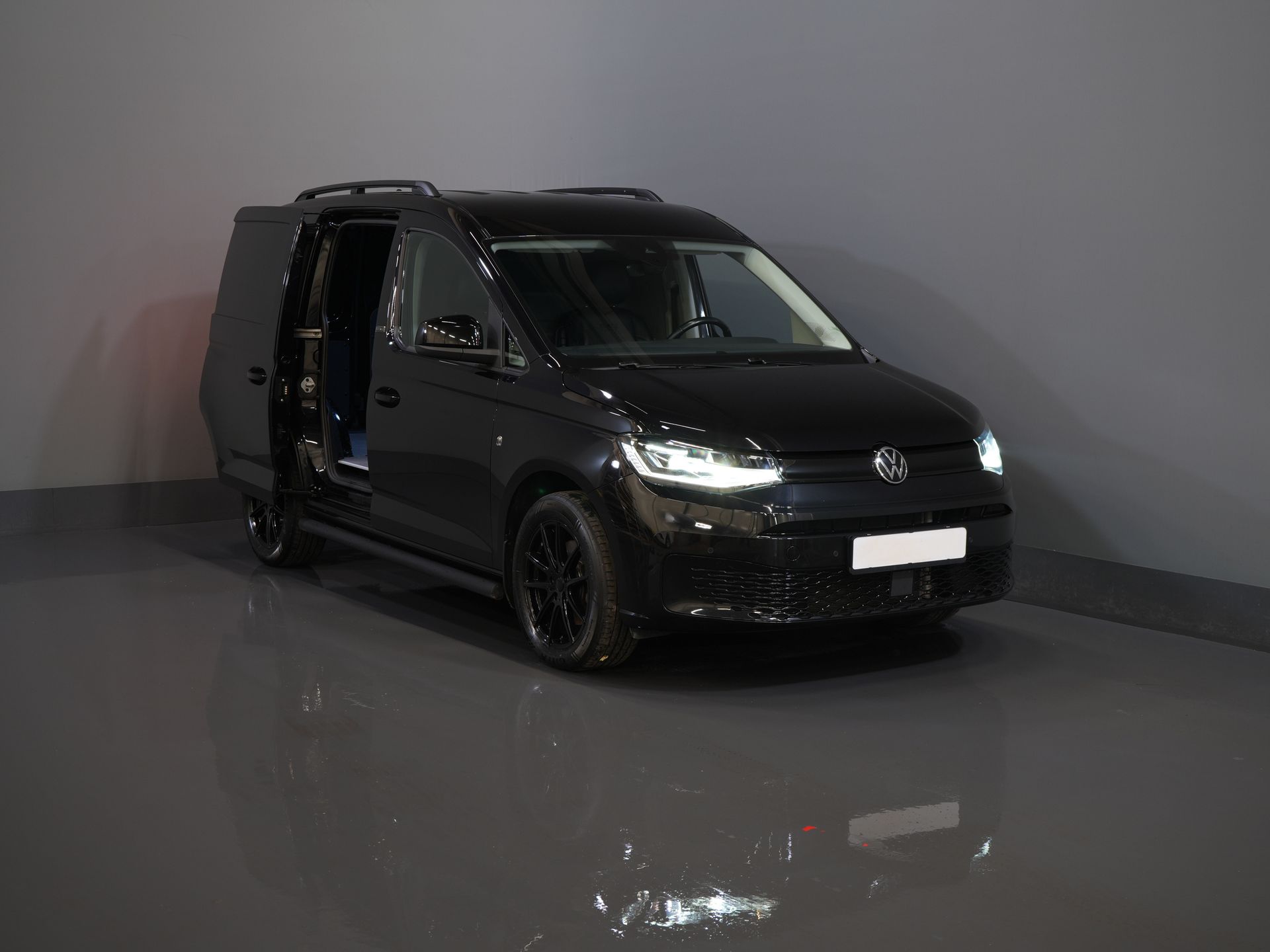 Volkswagen Caddy Cargo Bestelbus 2.0 TDI 125 pk DSG Aut. BPM VRIJ! Black Edition/ LED/ Virtual Cockpit/ Leder/ Adapt. Cruise/ Carplay/ Stoelverw./ Camera 8