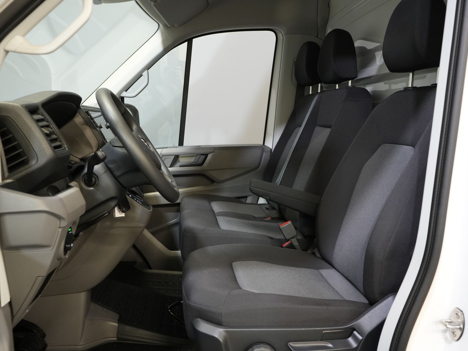 Volkswagen Crafter Bakwagen 35 2.0 TDI 180 pk DSG Aut. BPM VRIJ! 350x208x210 Laadklep/ Spoiler/ Navi/ Carplay/ Camera/ Airco 11