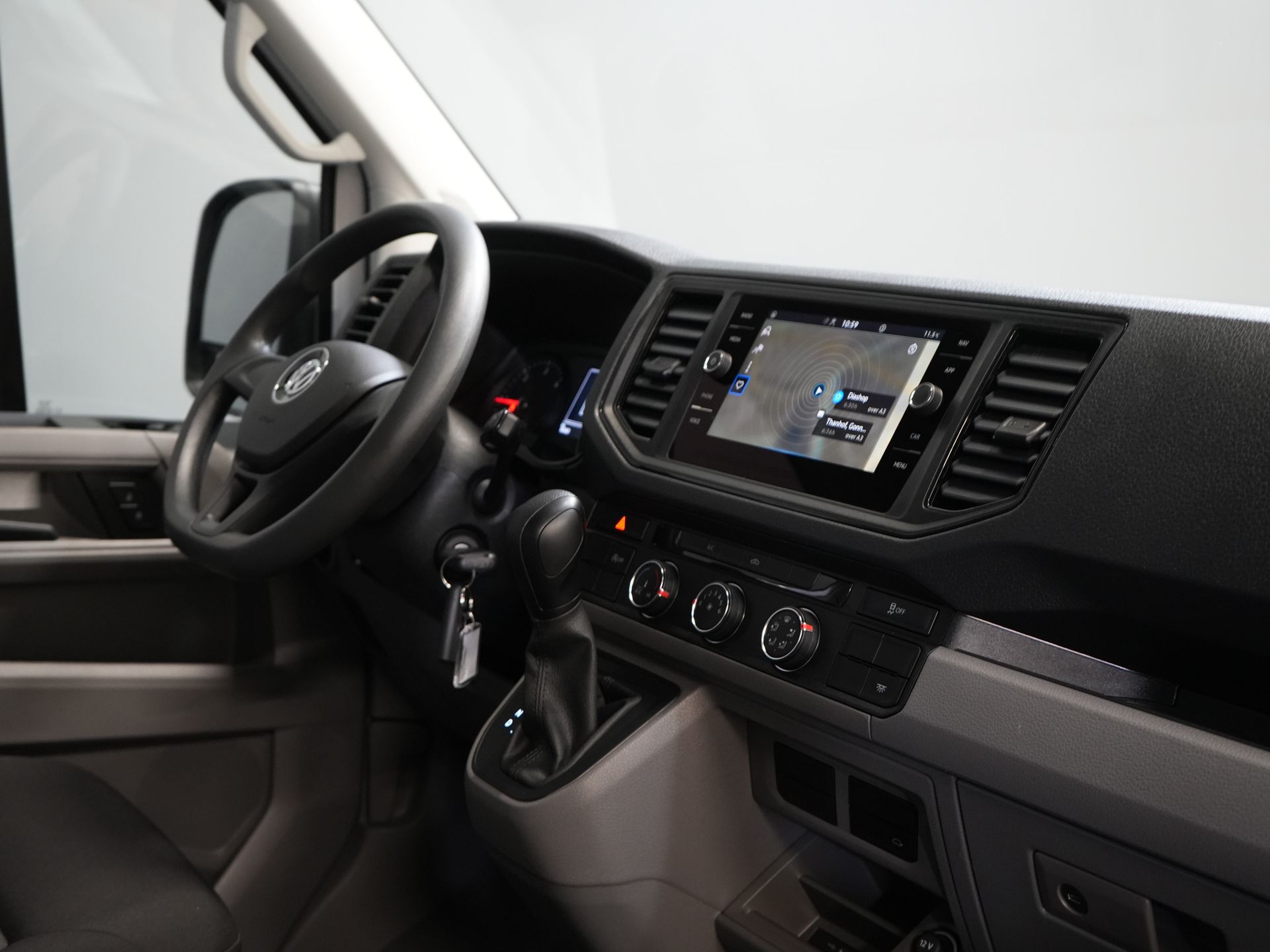 Volkswagen Crafter Bakwagen 35 2.0 TDI 180 pk DSG Aut. BPM VRIJ! 350x208x210 Laadklep/ Spoiler/ Navi/ Carplay/ Camera/ Airco 2