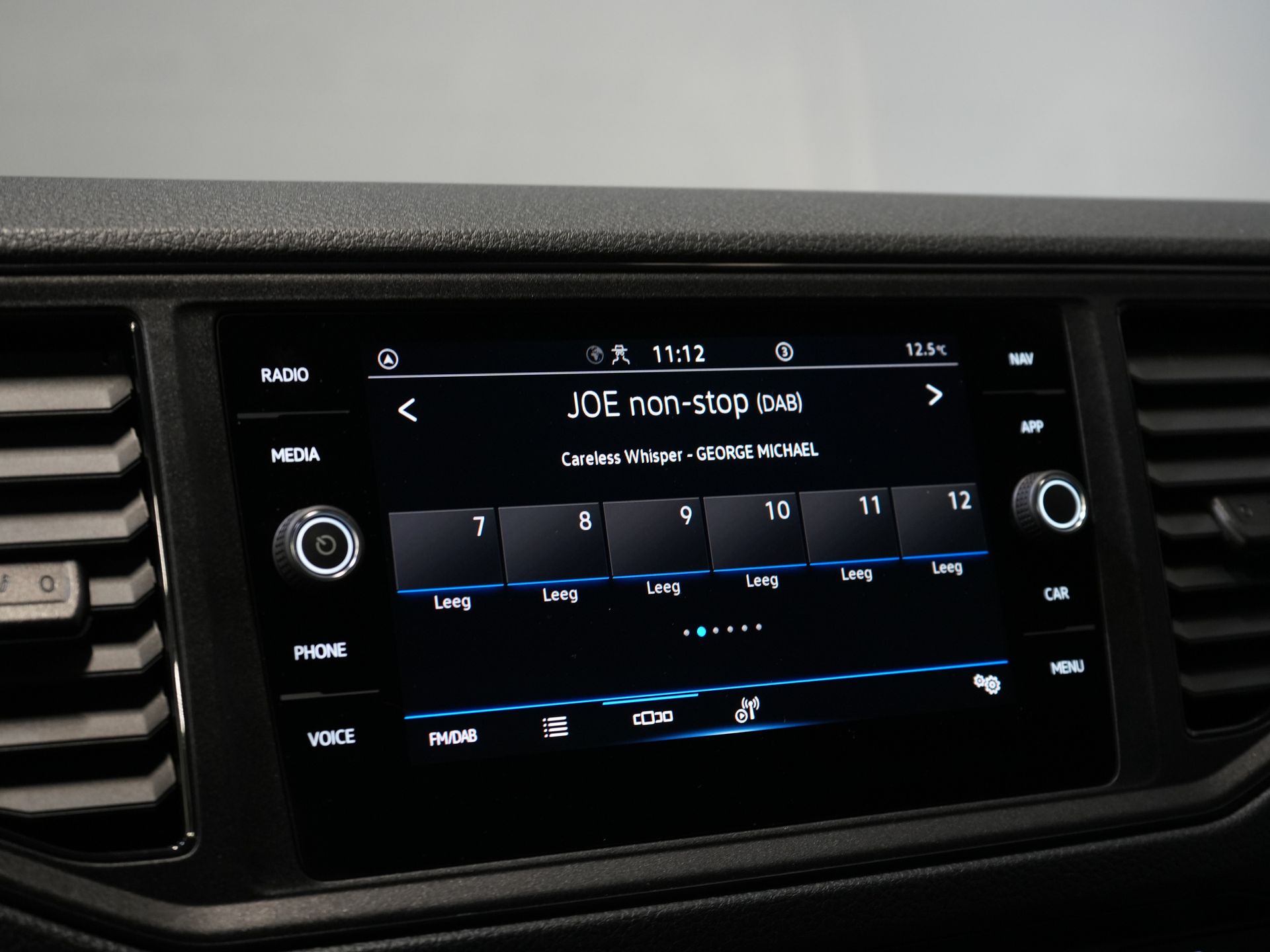 Volkswagen Crafter Bakwagen 35 2.0 TDI 180 pk DSG Aut. BPM VRIJ! 350x208x210 Laadklep/ Spoiler/ Navi/ Carplay/ Camera/ Airco 21