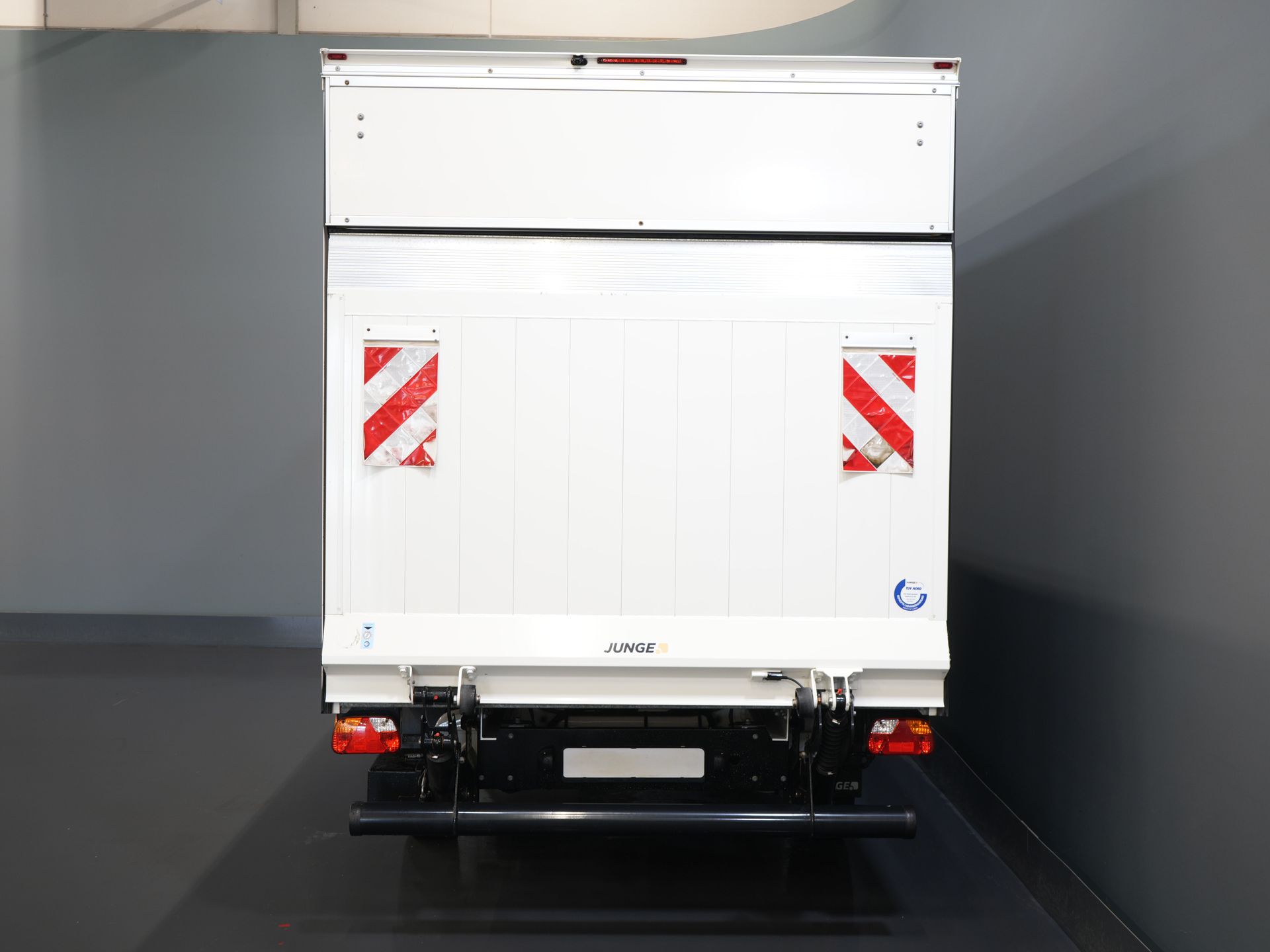 Volkswagen Crafter Bakwagen 35 2.0 TDI 180 pk DSG Aut. BPM VRIJ! 350x208x210 Laadklep/ Spoiler/ Navi/ Carplay/ Camera/ Airco 5