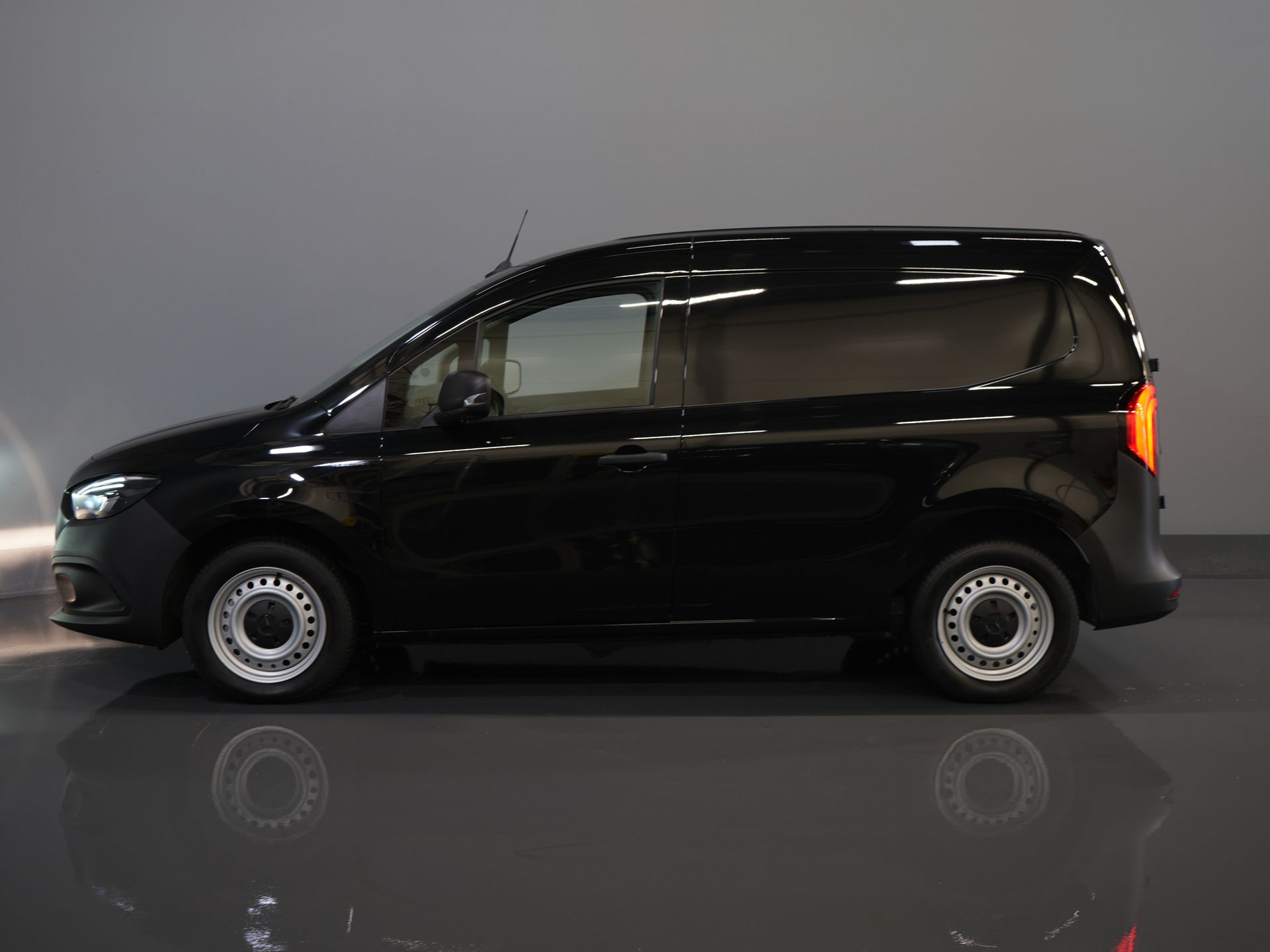 Mercedes-Benz eCitan Bestelbus 51 kWh 284 km WLTP LED/ Climate/ Stoelverw./ Camera/ PDC/ DAB 9