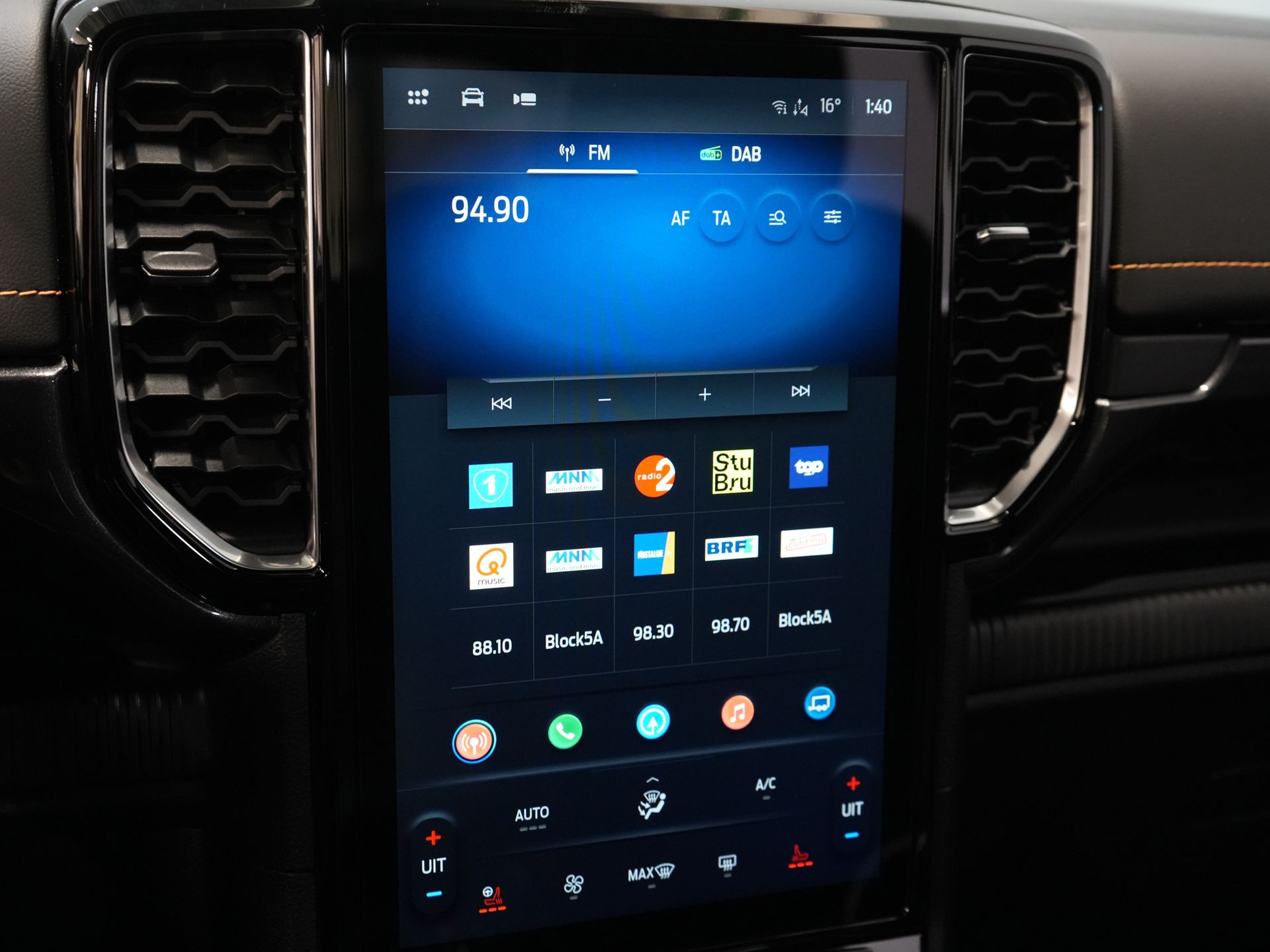 Ford Ranger Pick-Up Ford Ranger Wildtrak 2.3 PHEV Double Cab 4x4/ B&O/ Elek. Roll Cover/ Tech-Pack/ Adapt.Cruise/ 3.5t Trekverm./ 360 Camera/ Leder/ 25