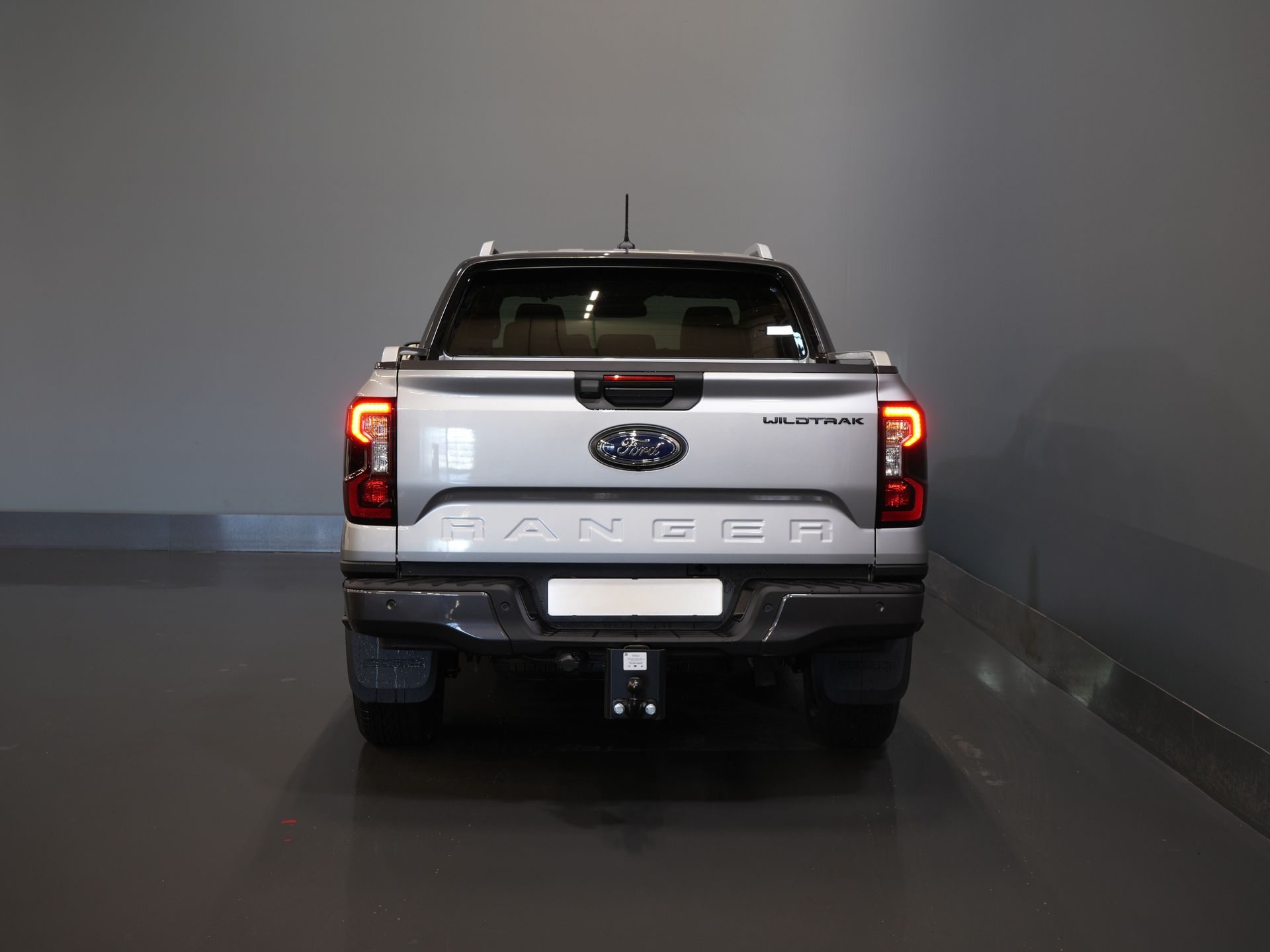 Ford Ranger Pick-Up Ford Ranger Wildtrak 2.3 PHEV Double Cab 4x4/ B&O/ Elek. Roll Cover/ Tech-Pack/ Adapt.Cruise/ 3.5t Trekverm./ 360 Camera/ Leder/ 5