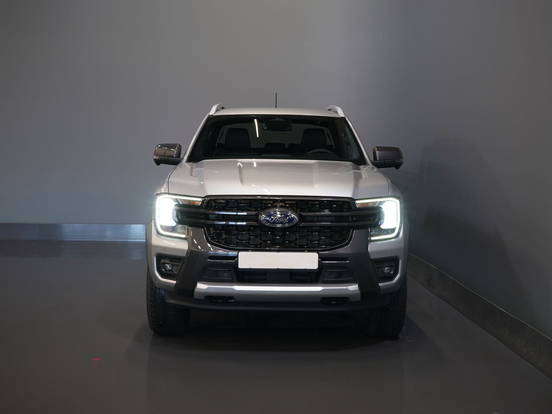 Ford Ranger Pick-Up Ford Ranger Wildtrak 2.3 PHEV Double Cab 4x4/ B&O/ Elek. Roll Cover/ Tech-Pack/ Adapt.Cruise/ 3.5t Trekverm./ 360 Camera/ Leder/ 6
