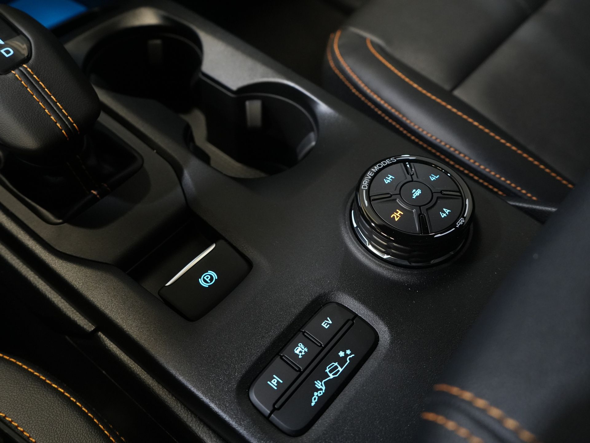 Ford Ranger Pick-Up Wildtrak 2.3 PHEV Double Cab 4x4/ B&O/ Tech-Pack/ Adapt.Cruise/ 3.5t Trekverm./ 360 Camera/ Leder/ Alarm/ Navi/ Carplay/ Trekhaa 21