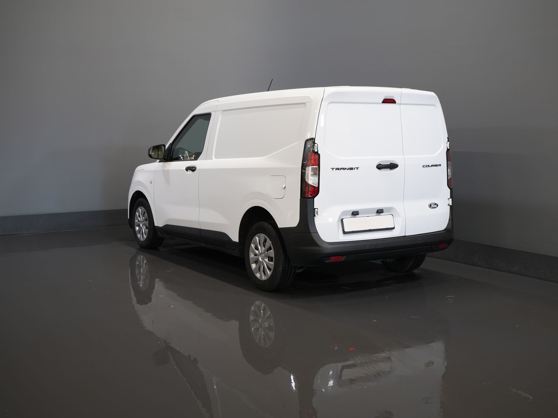 Ford Transit Courier Bestelbus 1.0 Trend 100 pk BENZINE BPM VRIJ! Garantie 05-2029/ Carplay/ Virtual Cockpit/ Airco/ Cruise 1