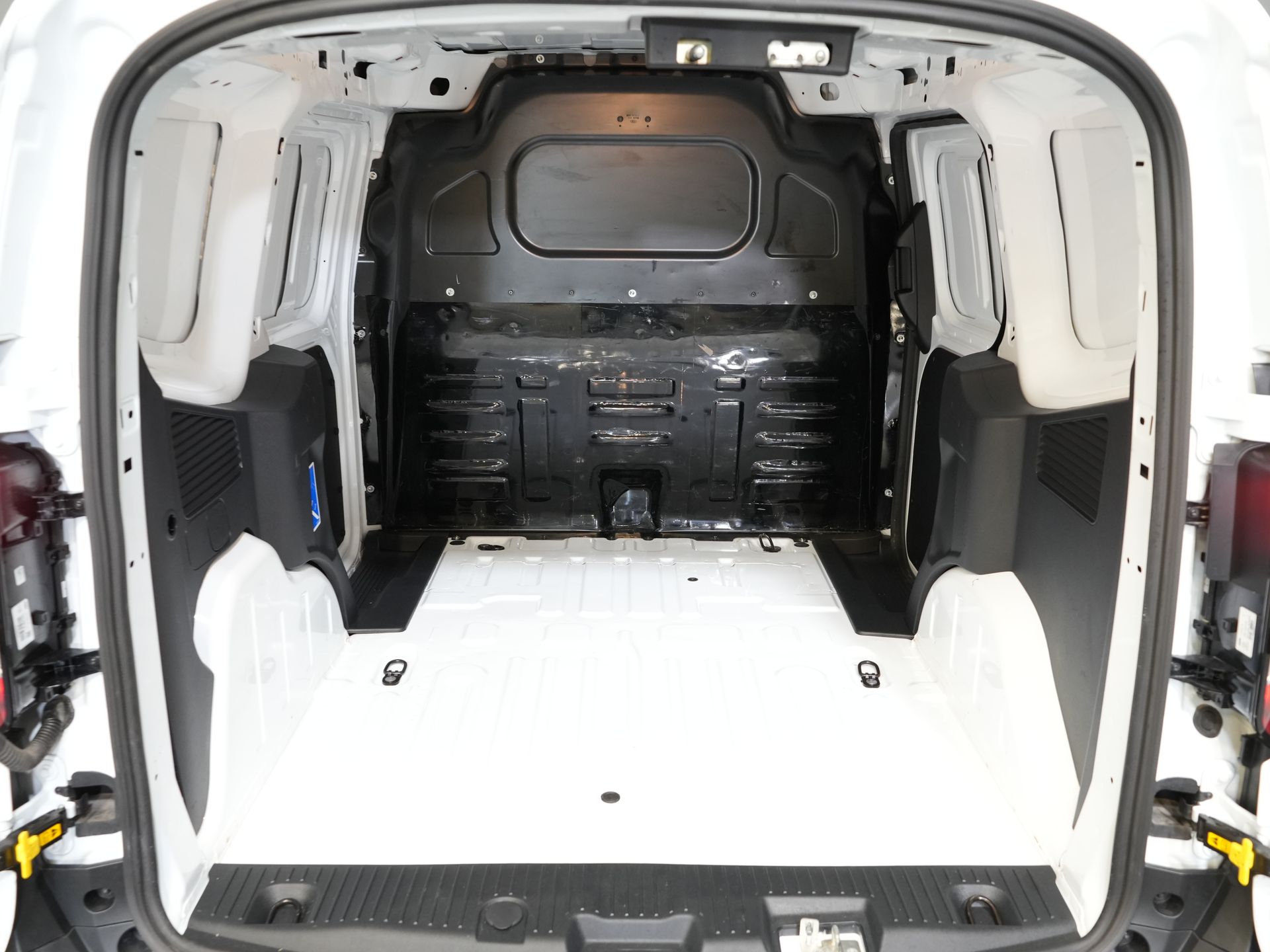 Ford Transit Courier Bestelbus 1.0 Trend 100 pk BENZINE BPM VRIJ! Garantie 05-2029/ Carplay/ Virtual Cockpit/ Airco/ Cruise 14