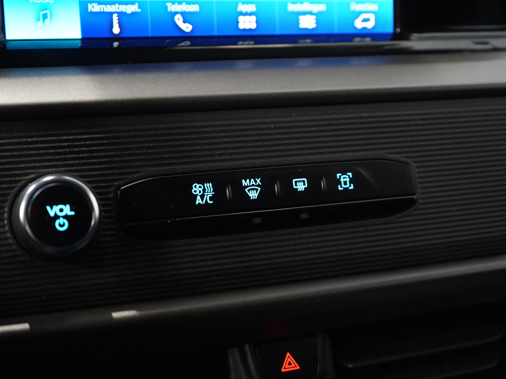 Ford Transit Courier Bestelbus 1.0 Trend 100 pk BENZINE BPM VRIJ! Garantie 05-2029/ Carplay/ Virtual Cockpit/ Airco/ Cruise 18