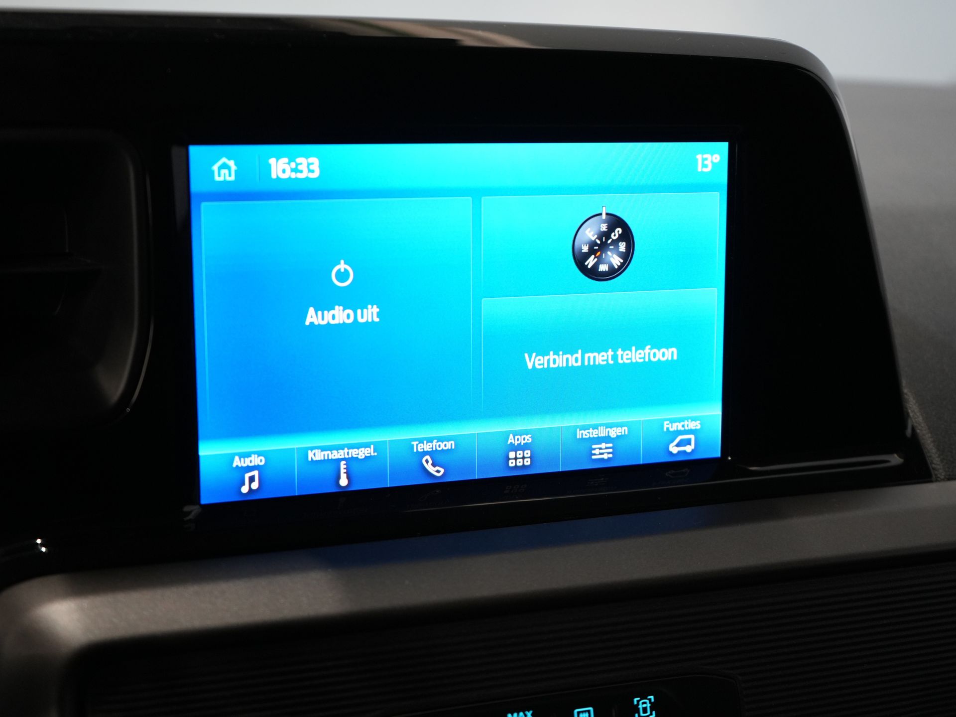 Ford Transit Courier Bestelbus 1.0 Trend 100 pk BENZINE BPM VRIJ! Garantie 05-2029/ Carplay/ Virtual Cockpit/ Airco/ Cruise 19