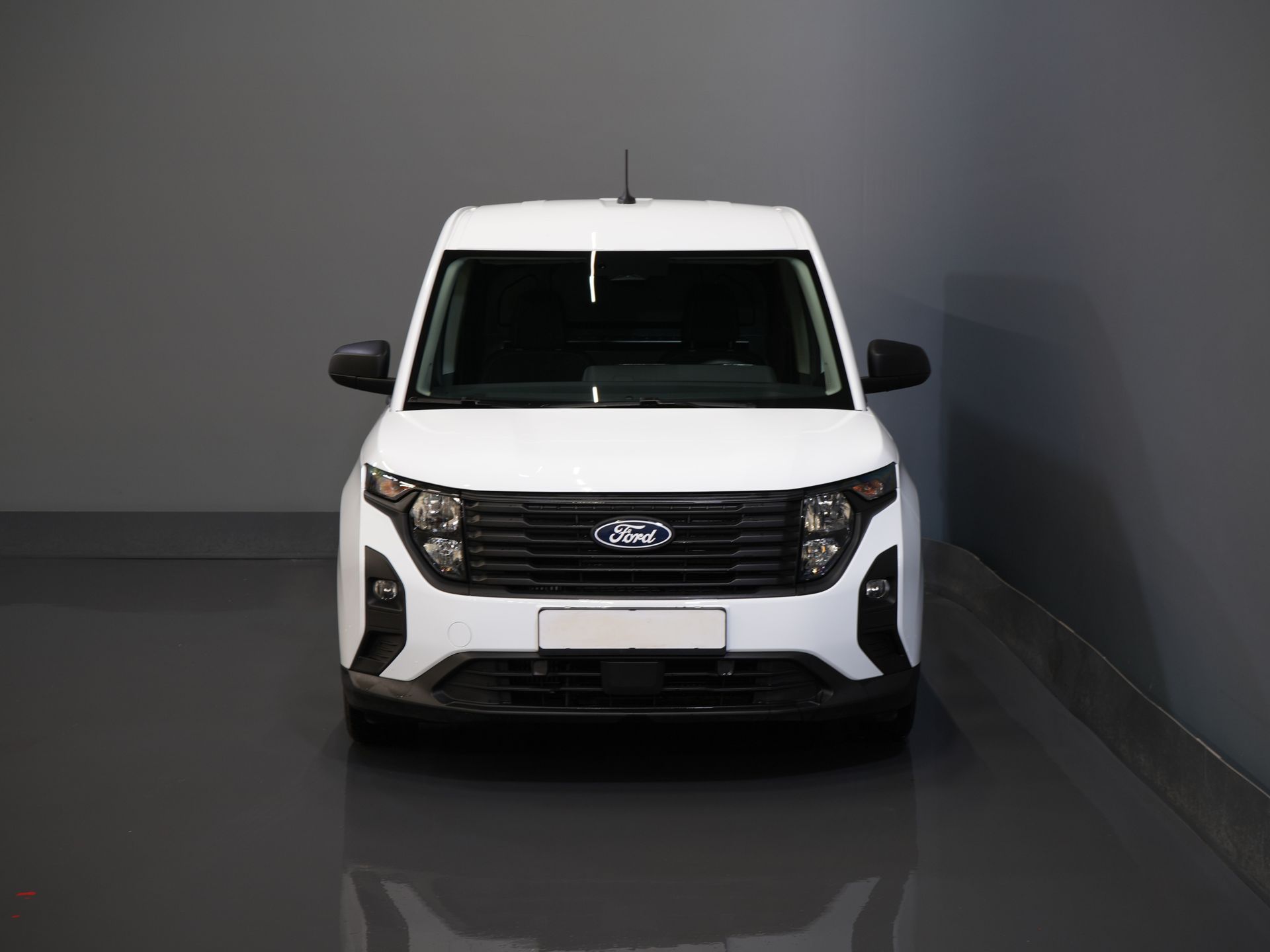 Ford Transit Courier Bestelbus 1.0 Trend 100 pk BENZINE BPM VRIJ! Garantie 05-2029/ Carplay/ Virtual Cockpit/ Airco/ Cruise 6