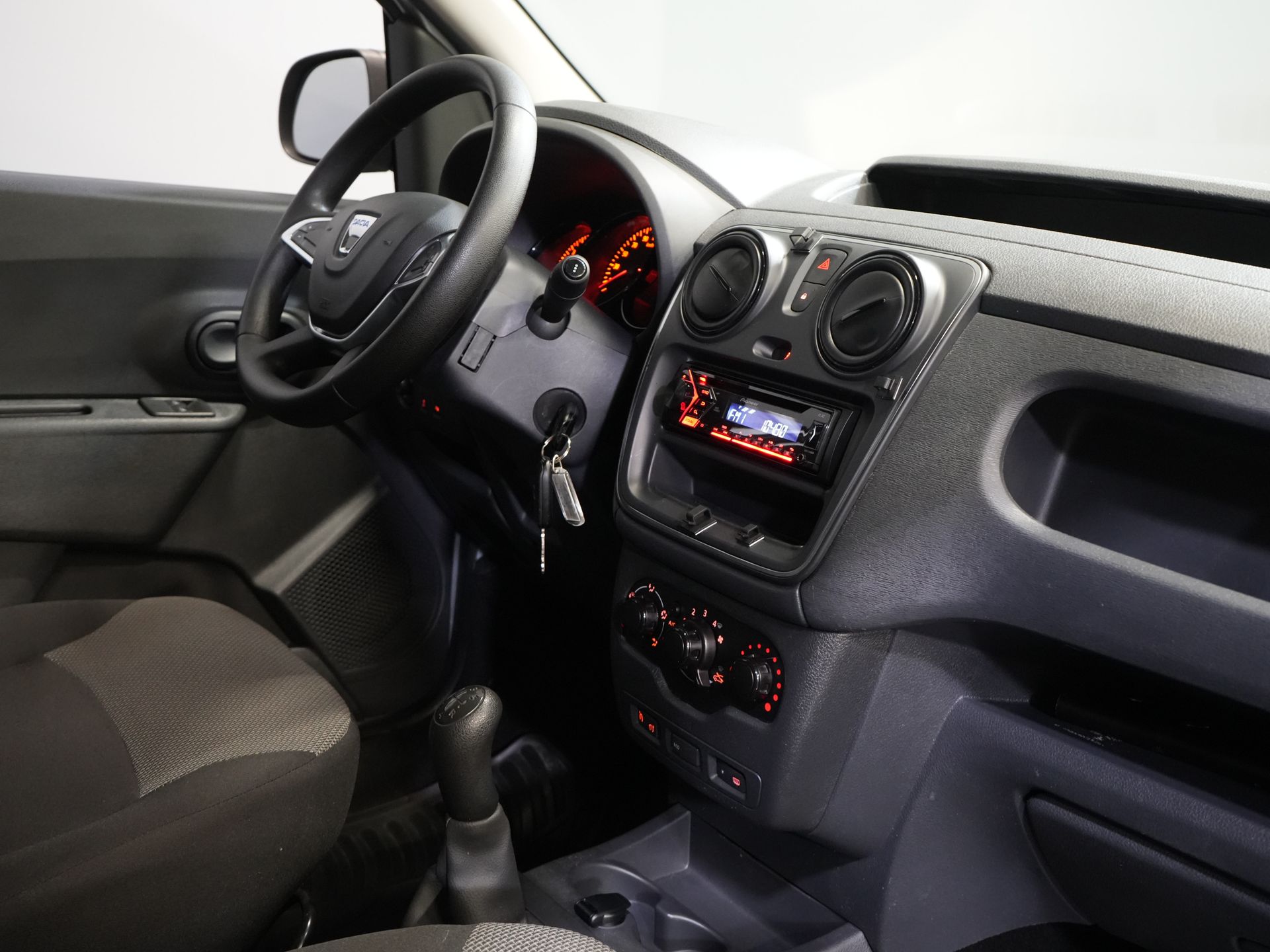 Dacia Dokker Bestelbus 1.5 dCi MARGE NL Auto/ APK 1-2027/ PDC/ Cruise/ Trekhaak/ Airco 2