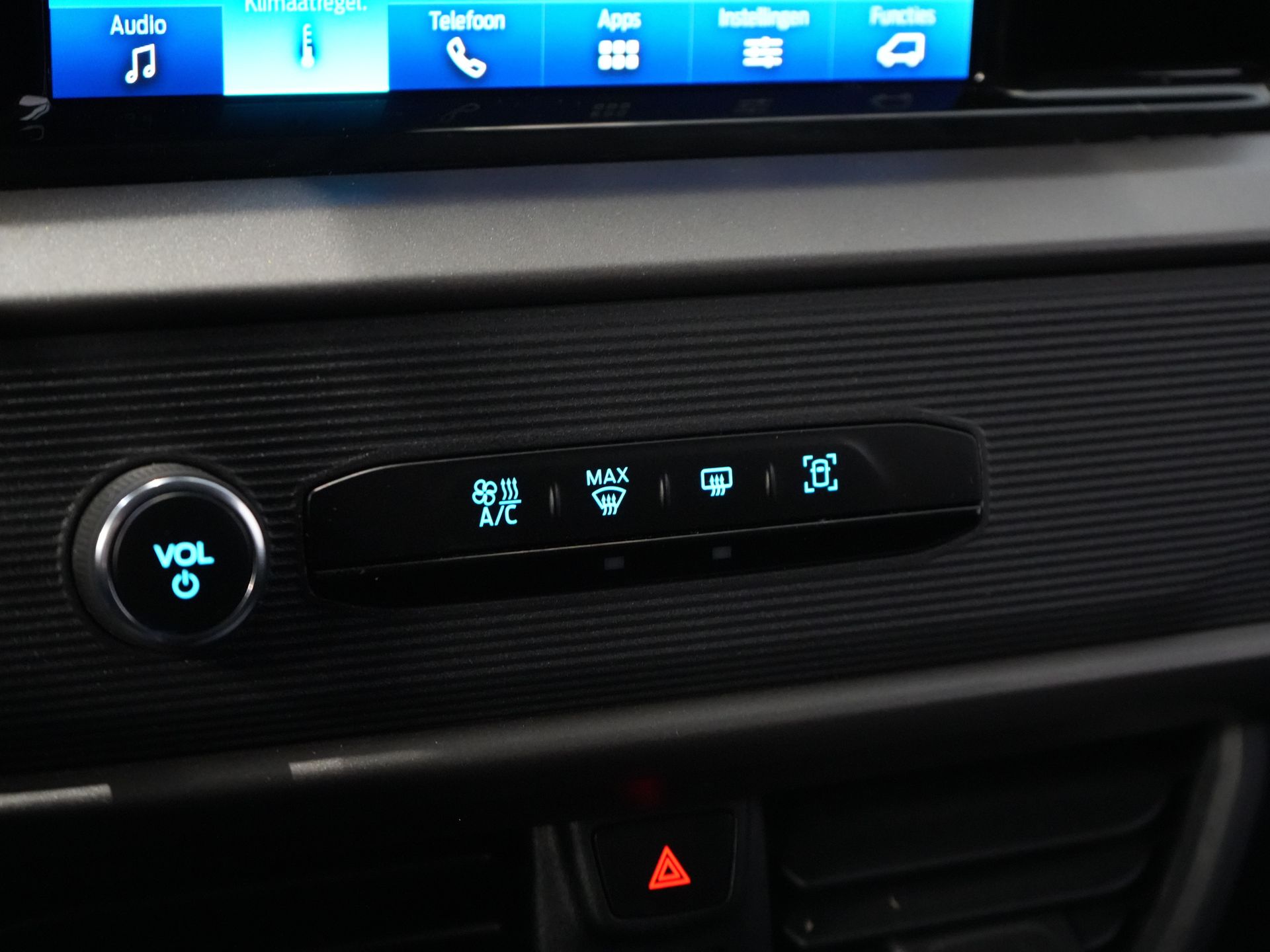 Ford Transit Courier Bestelbus 1.0 Trend 100 pk BENZINE BPM VRIJ! Garantie 05-2029/ Carplay/ Virtual Cockpit/ Airco/ Cruise 18