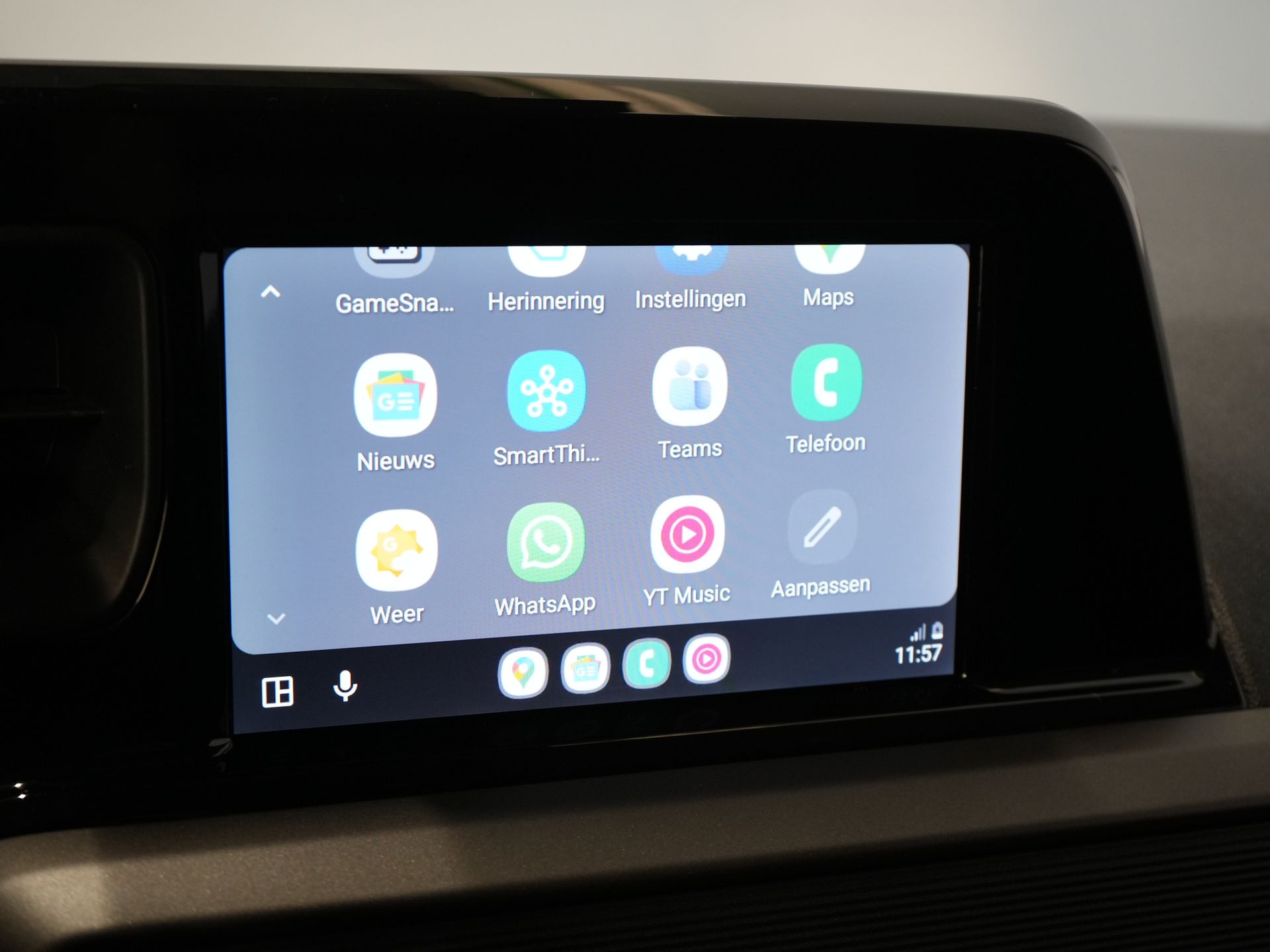 Ford Transit Courier Bestelbus 1.0 Trend 100 pk BENZINE BPM VRIJ! Garantie 05-2029/ Carplay/ Virtual Cockpit/ Airco/ Cruise 24