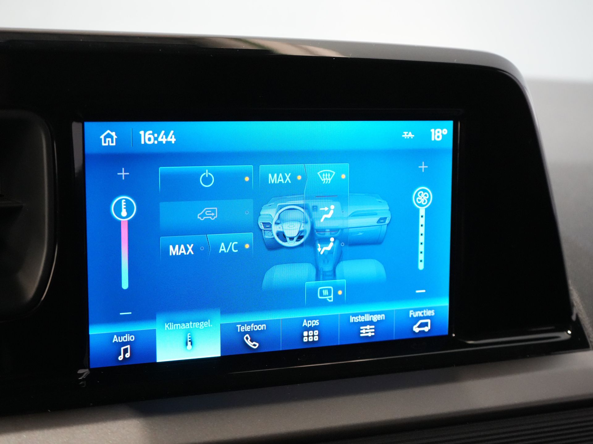 Ford Transit Courier Bestelbus 1.0 Trend 100 pk BENZINE BPM VRIJ! Garantie 05-2029/ Carplay/ Virtual Cockpit/ Airco/ Cruise 21