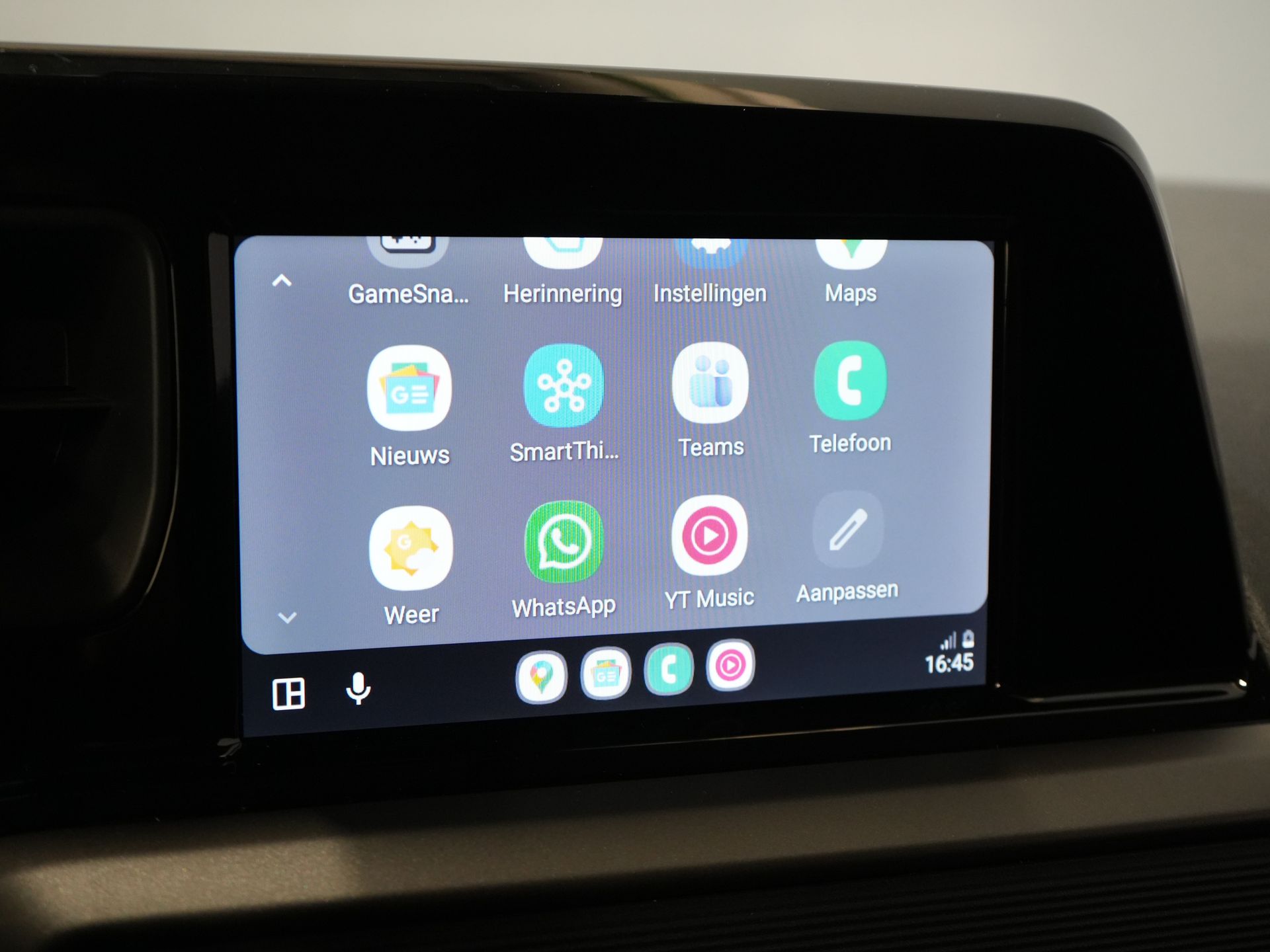 Ford Transit Courier Bestelbus 1.0 Trend 100 pk BENZINE BPM VRIJ! Garantie 05-2029/ Carplay/ Virtual Cockpit/ Airco/ Cruise 23