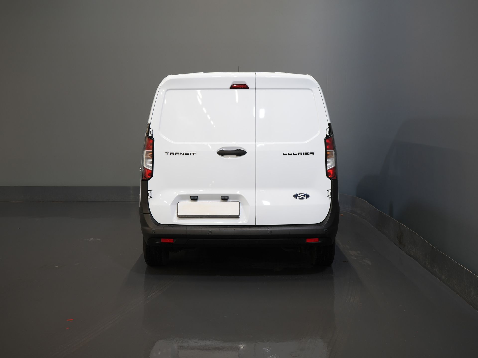 Ford Transit Courier Bestelbus 1.0 Trend 100 pk BENZINE BPM VRIJ! Garantie 05-2029/ Carplay/ Virtual Cockpit/ Airco/ Cruise 5