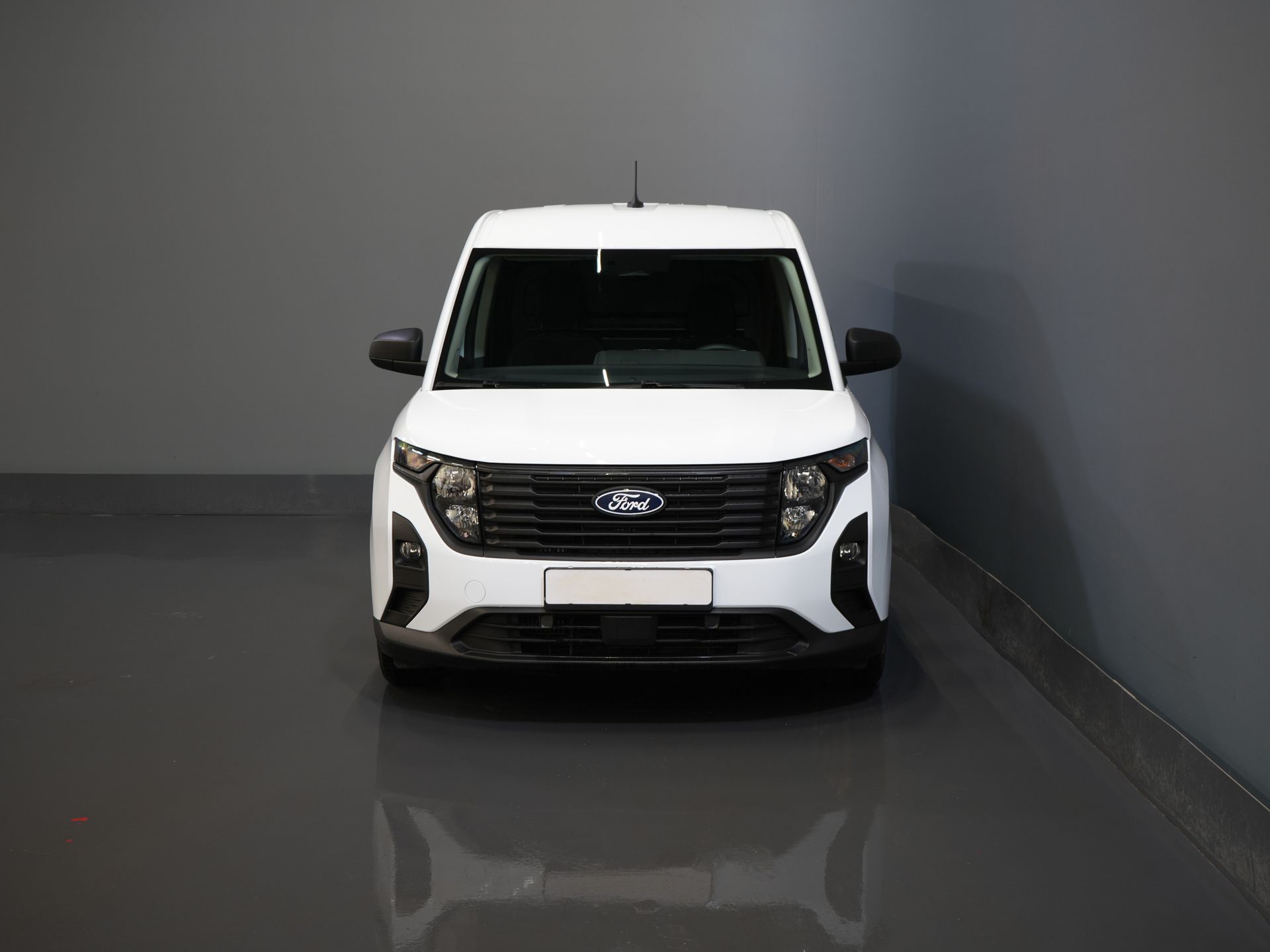 Ford Transit Courier Bestelbus 1.0 Trend 100 pk BENZINE BPM VRIJ! Garantie 05-2029/ Carplay/ Virtual Cockpit/ Airco/ Cruise 6