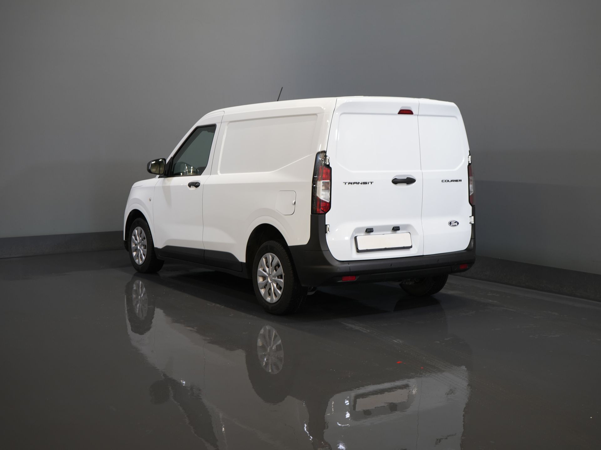 Ford Transit Courier Bestelbus 1.0 Trend 100 pk BENZINE BPM VRIJ! Garantie 05-2029/ Carplay/ Virtual Cockpit/ Airco/ Cruise 1